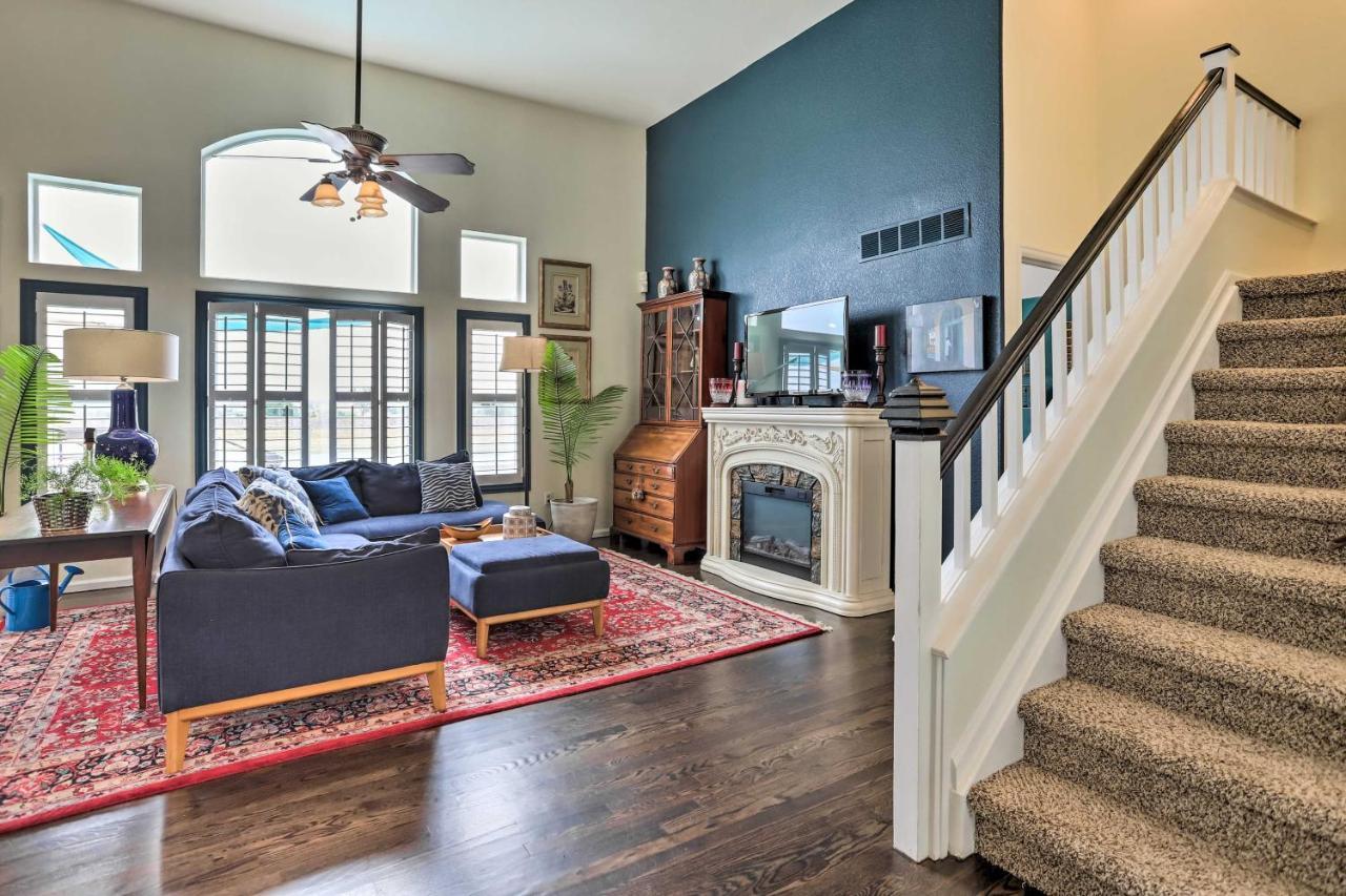Stunning Retreat About 14 Mi To Denver! Holiday home Henderson