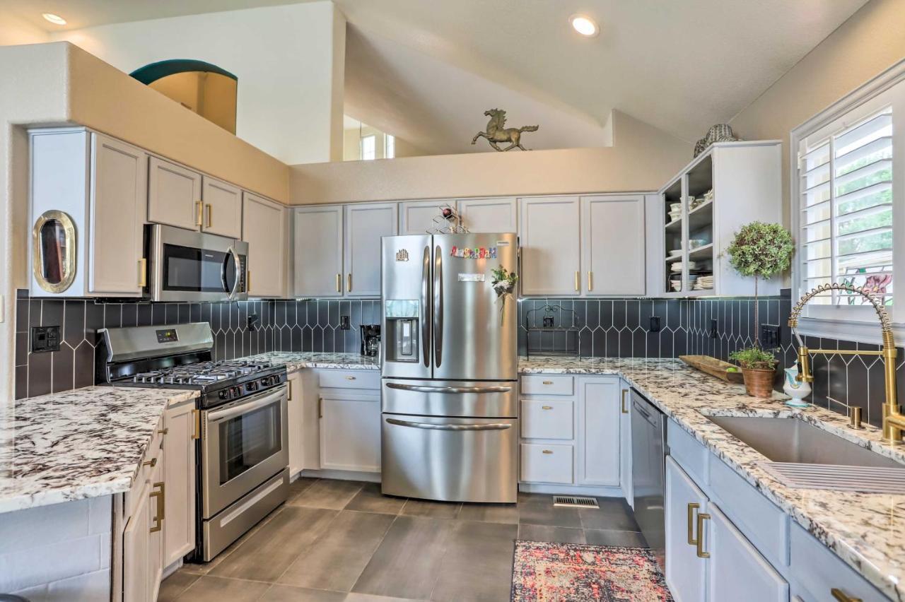 Holiday home Stunning Retreat About 14 Mi To Denver! *