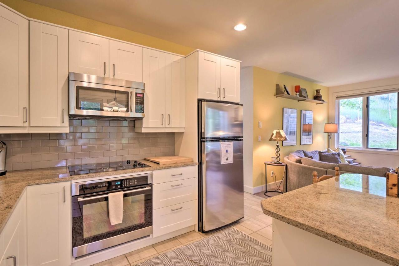 Updated 10-min Walk To Lionshead Village Apartment