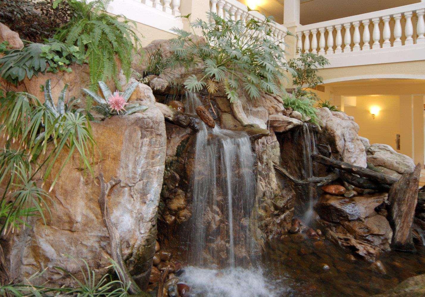 Embassy By Hilton Hotel Colorado Springs
