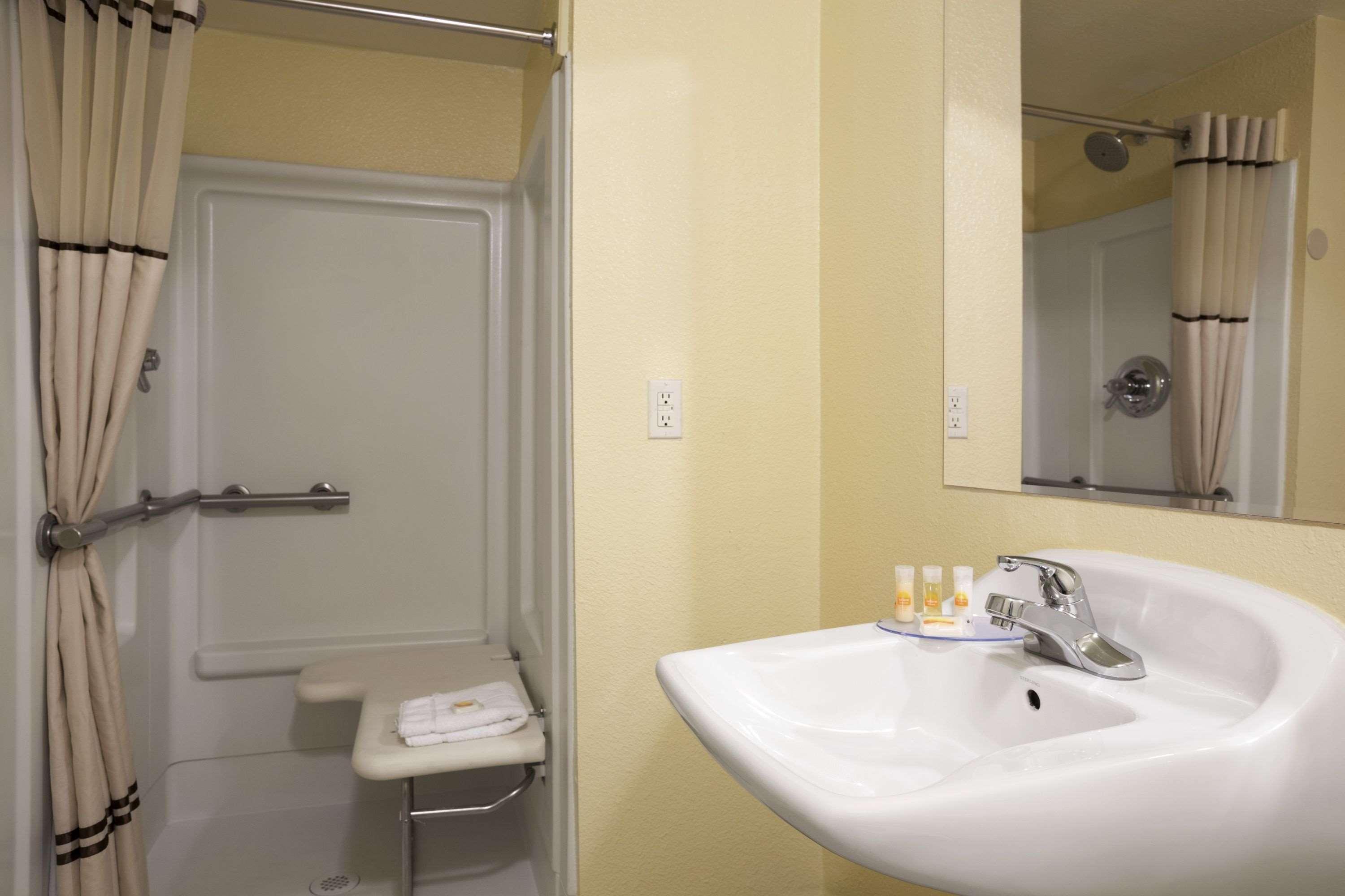 Days By Wyndham Downtown 2*