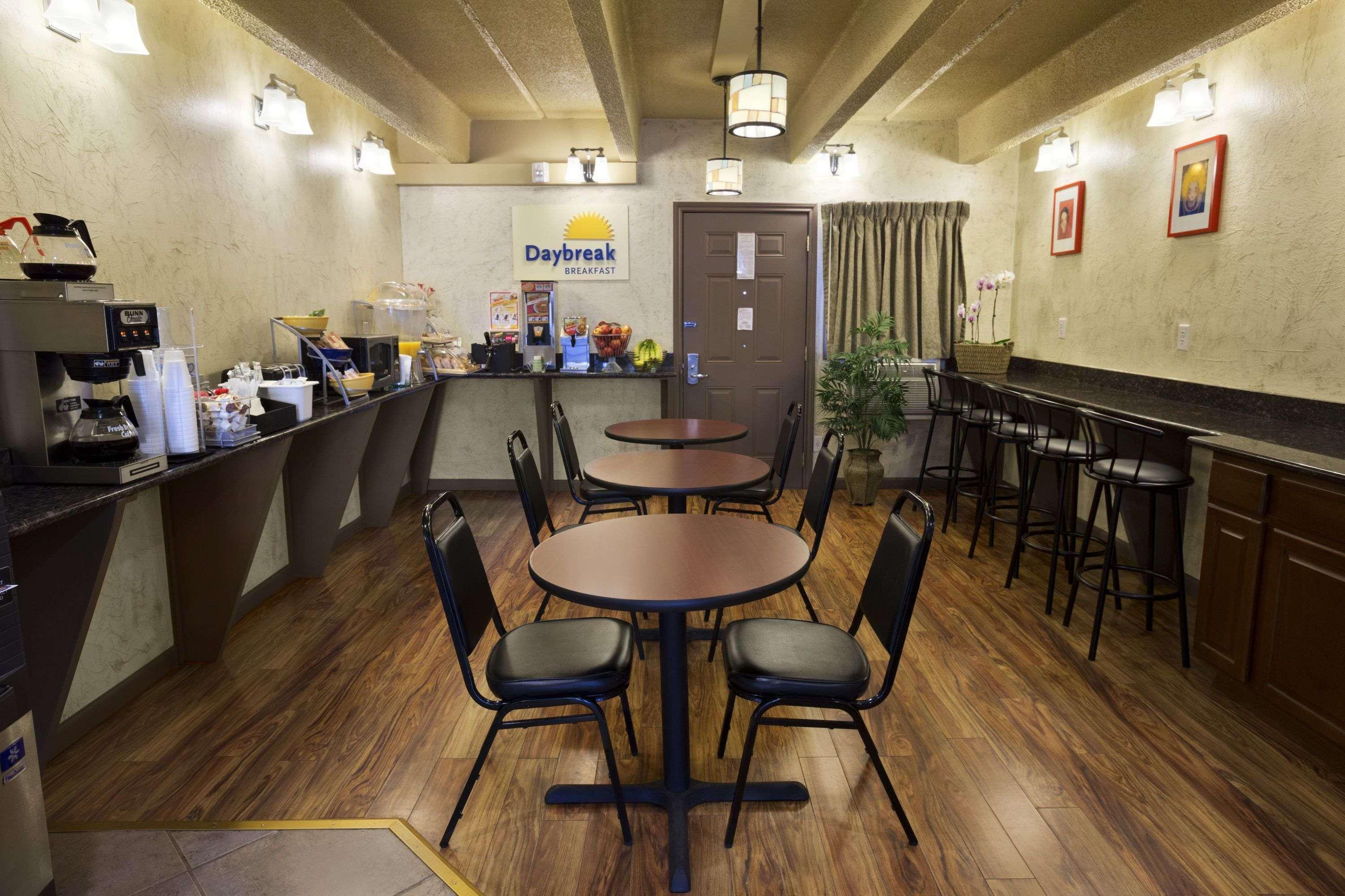 Days By Wyndham Downtown Motel