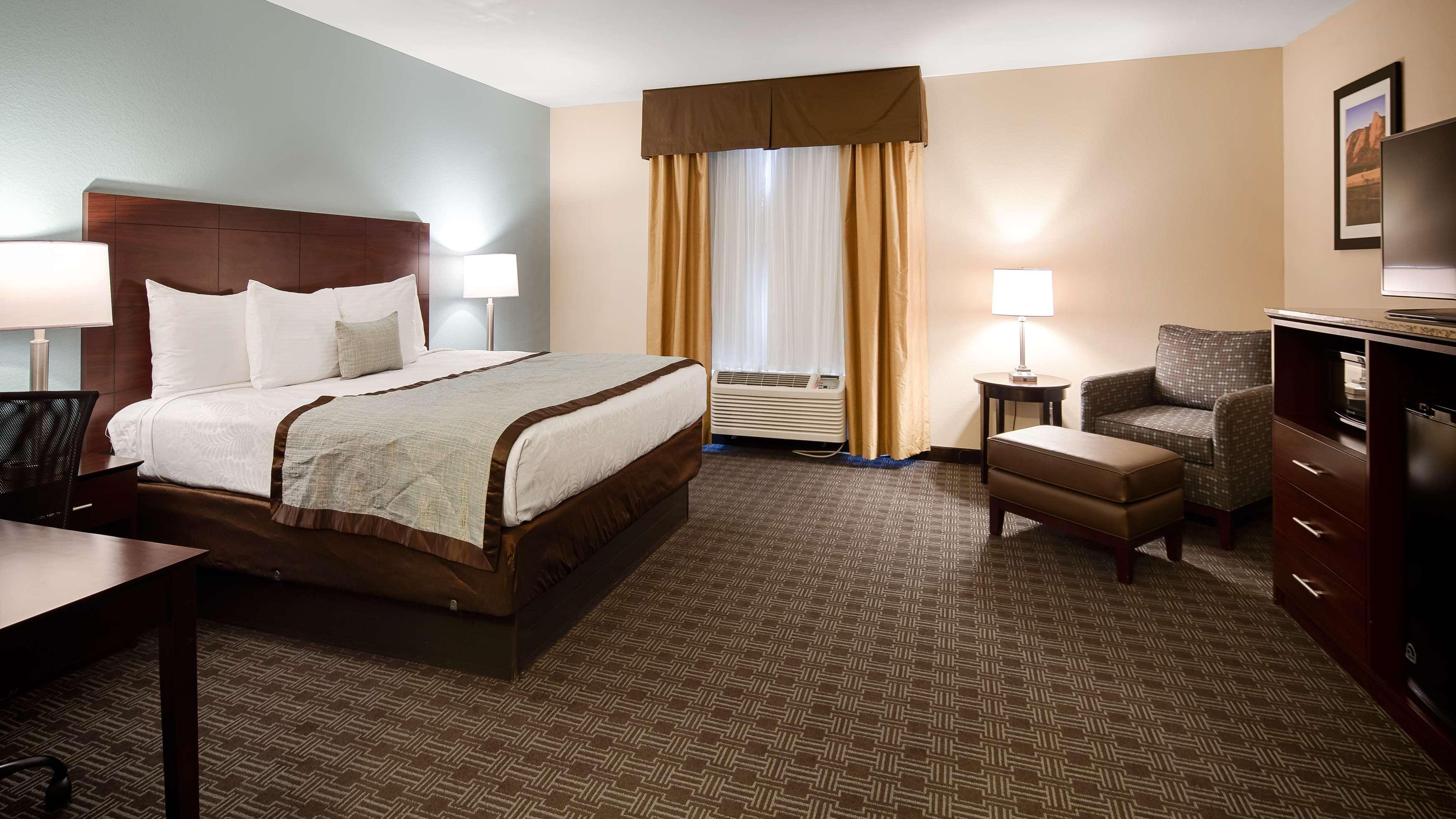 Best Western Plus Gateway & - Hotel Aurora