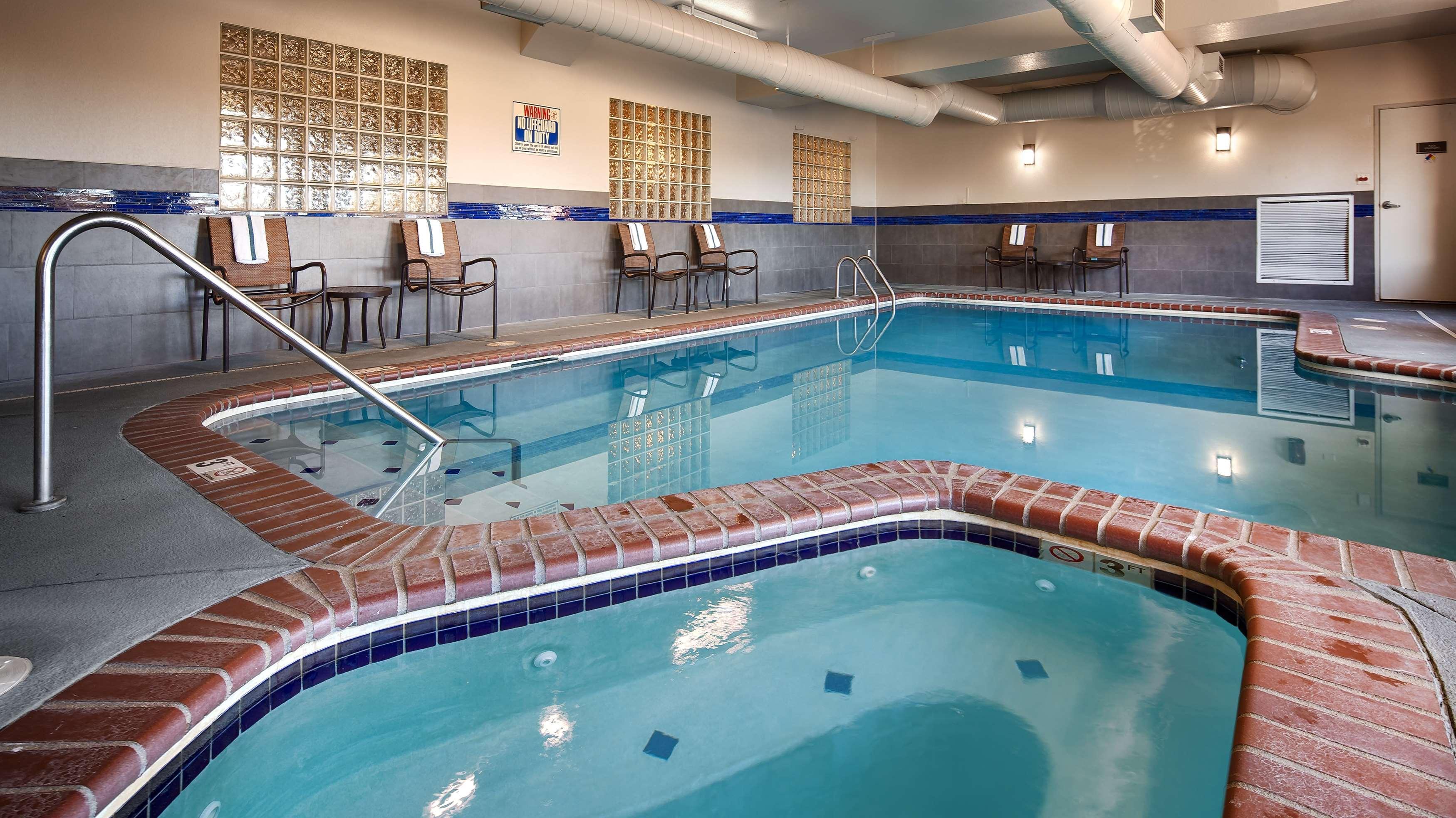 Best Western Plus Gateway & - 3* Aurora