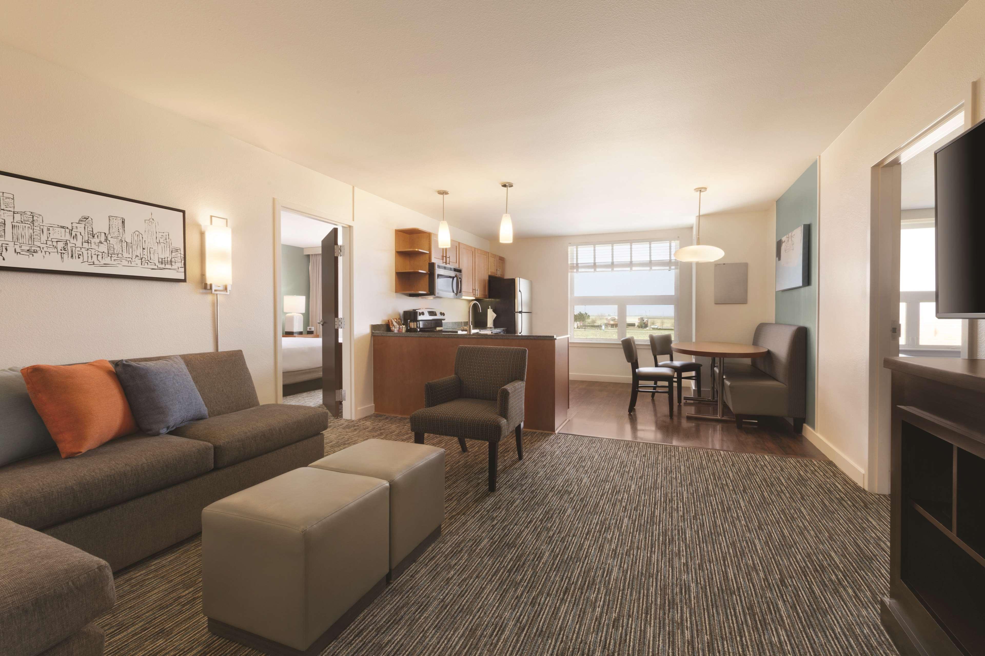 Hyatt House Airport Hotel Denver