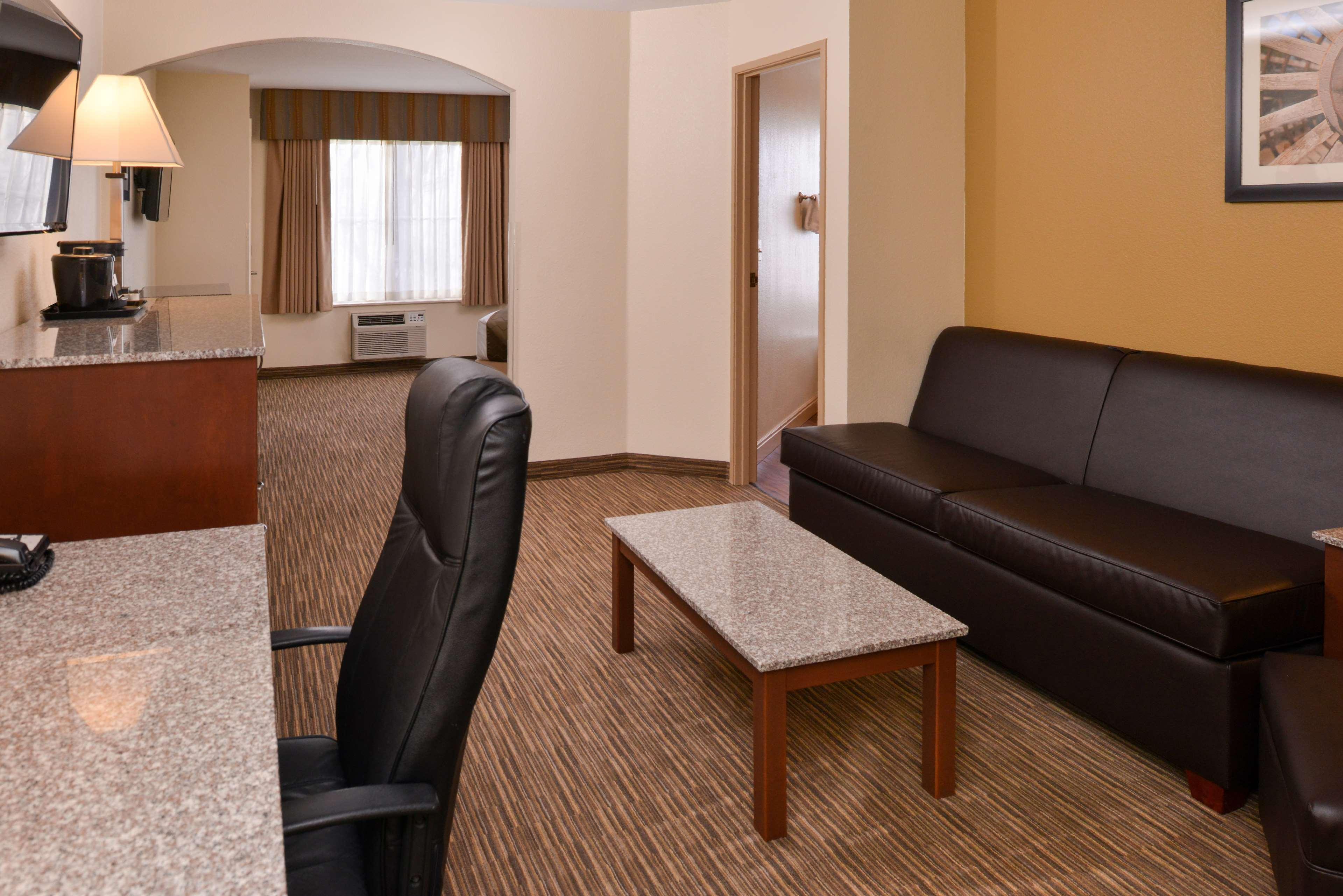 Best Western Executive & 3*