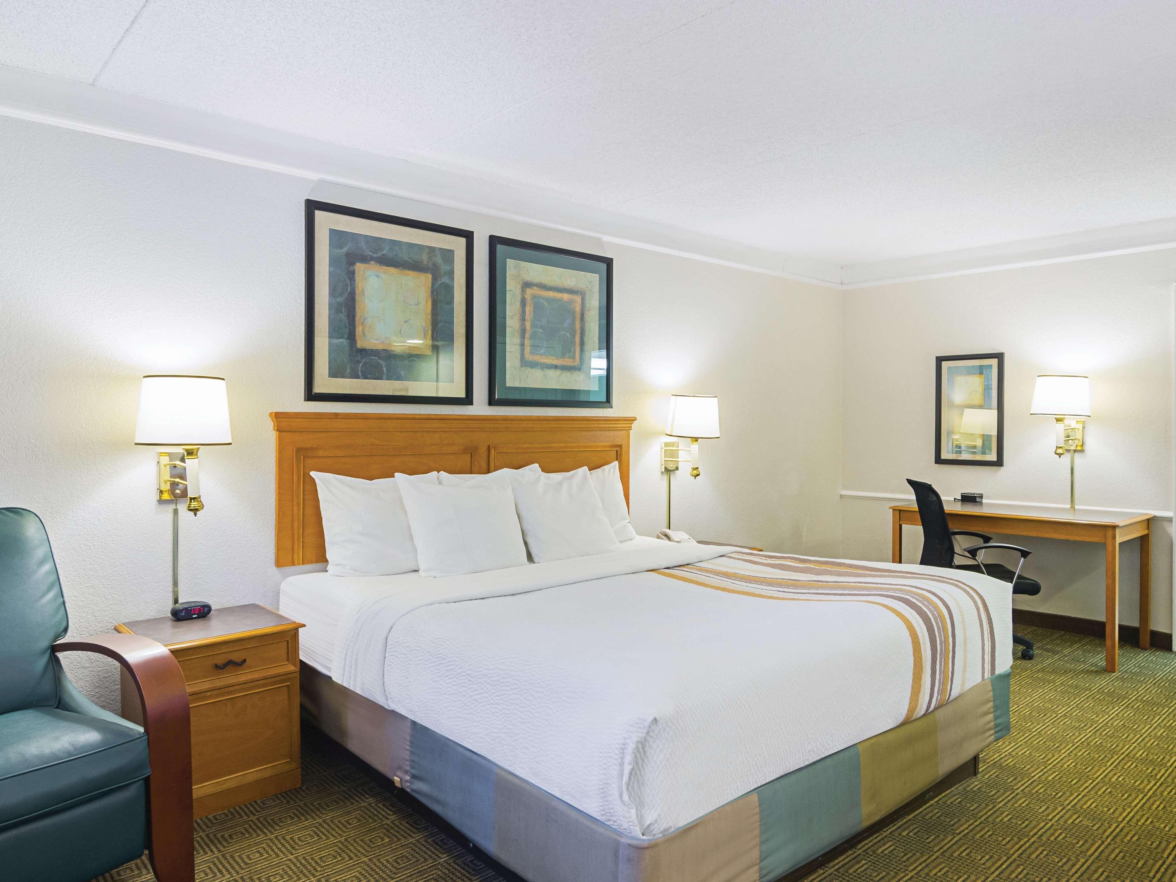 La Quinta By Wyndham Denver Hotel
