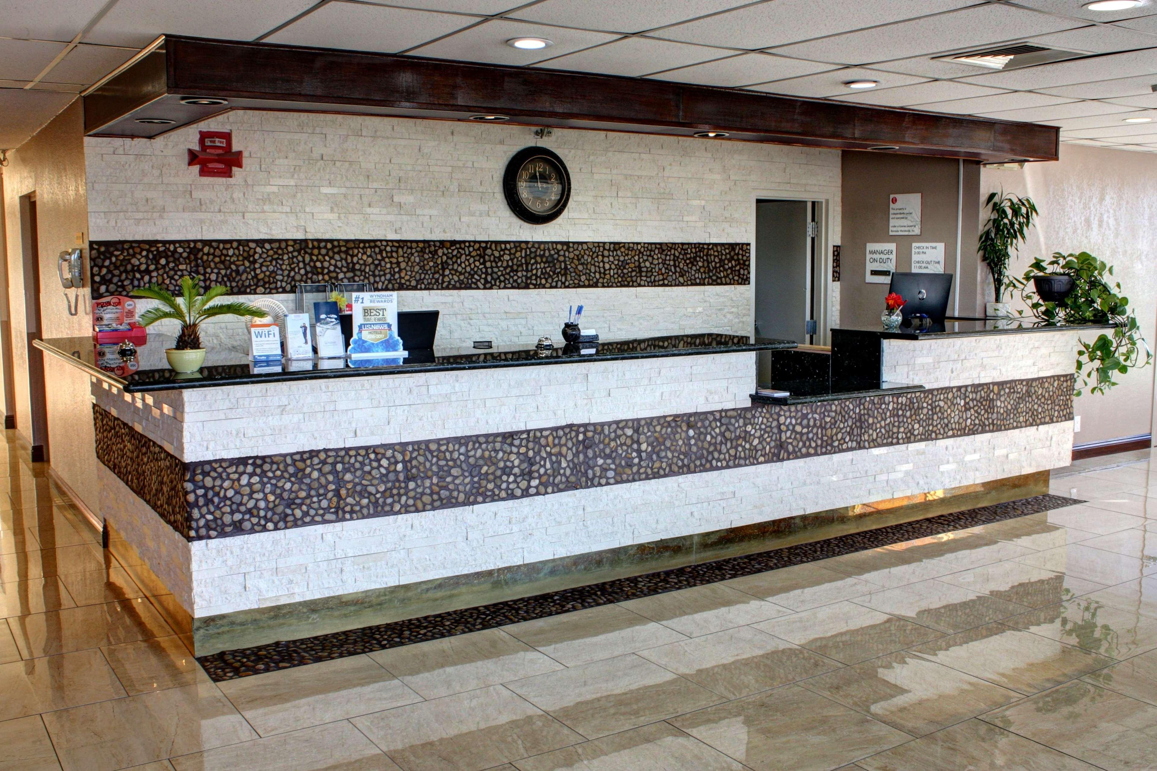 Ramada By Wyndham 3*