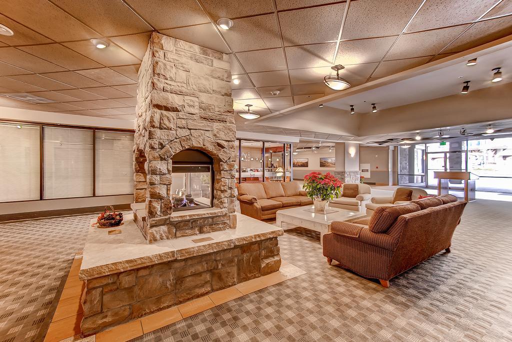 Lodge Seasons At