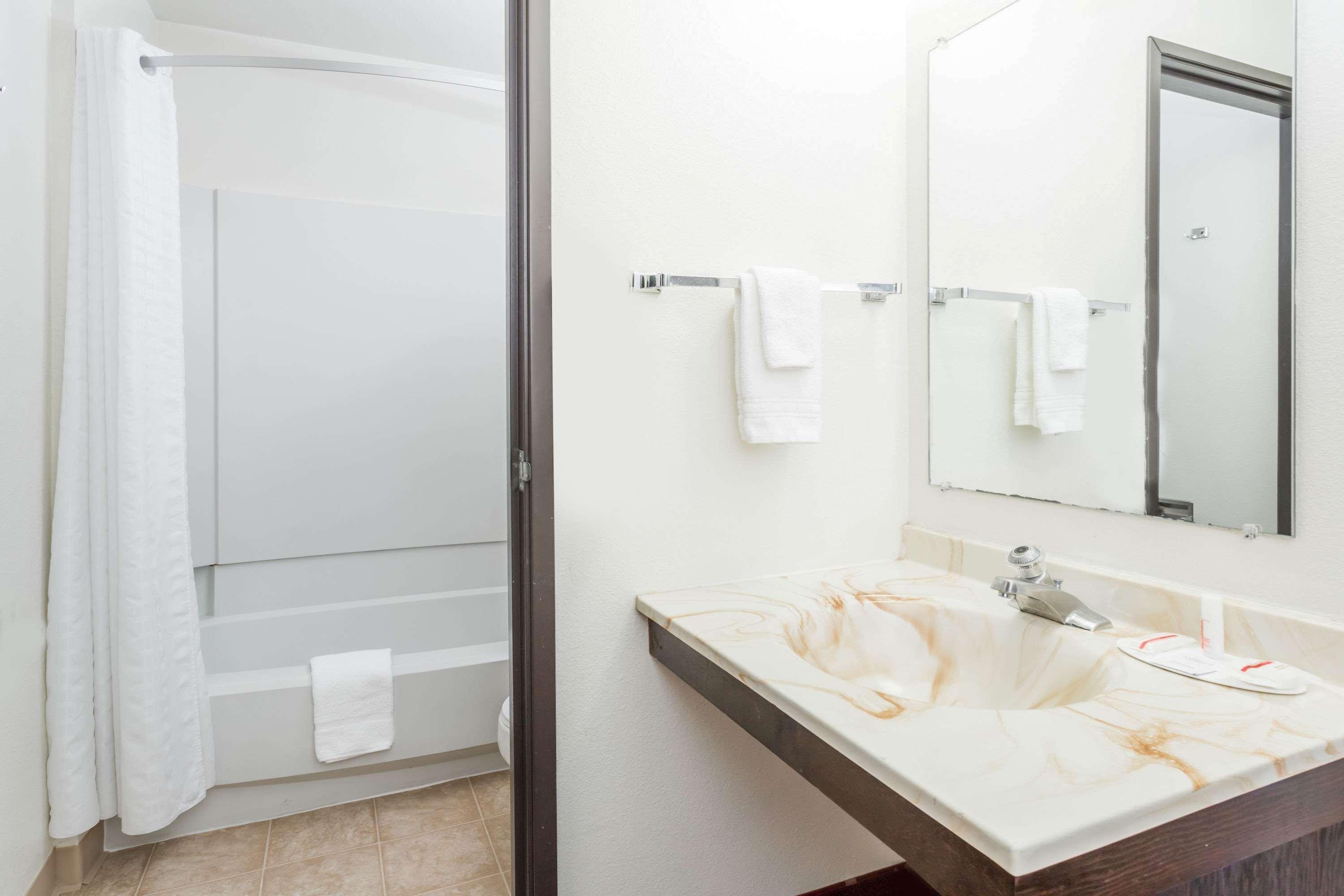 Super 8 By Wyndham Colorado 2*