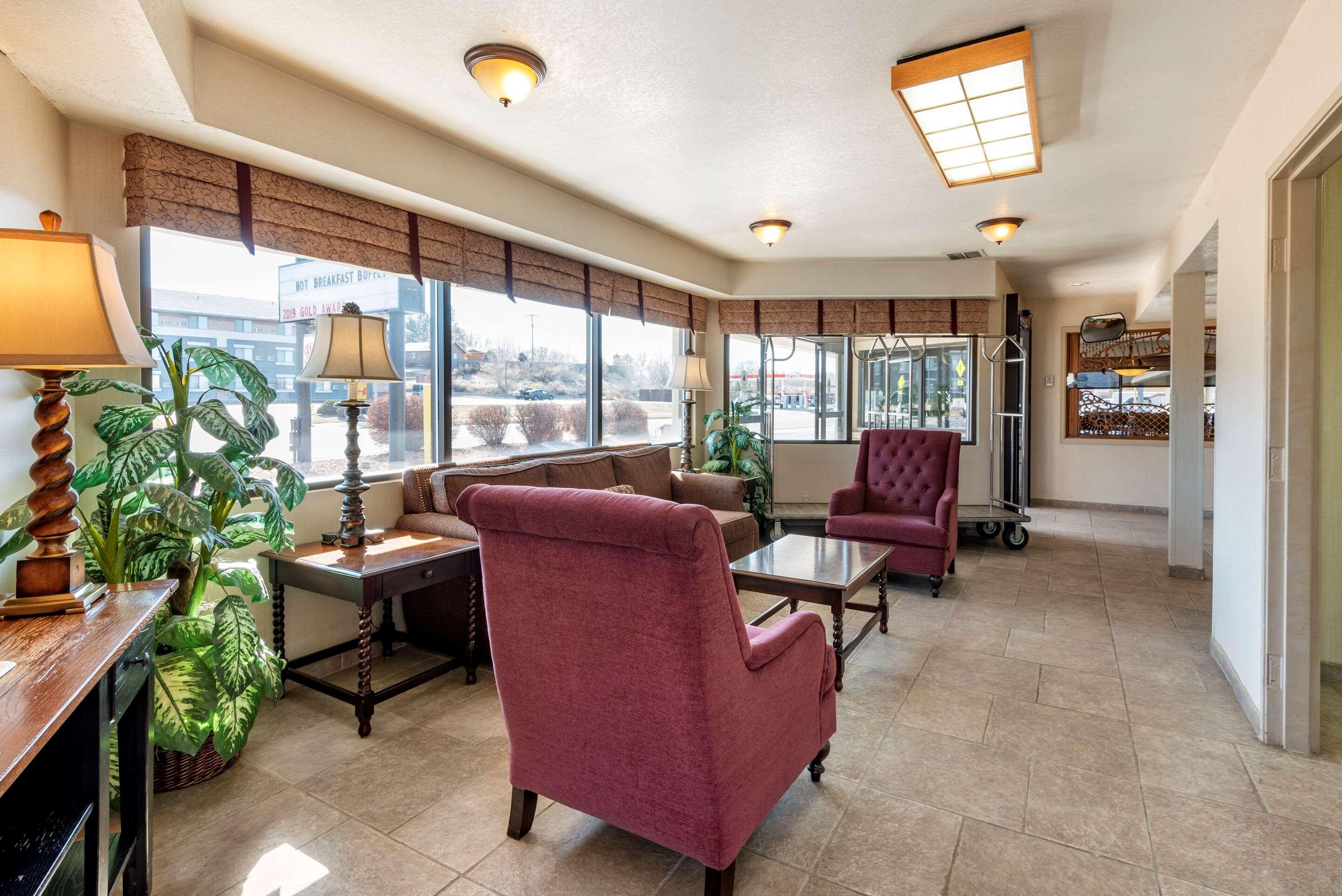 Quality Near 2* Grand Junction