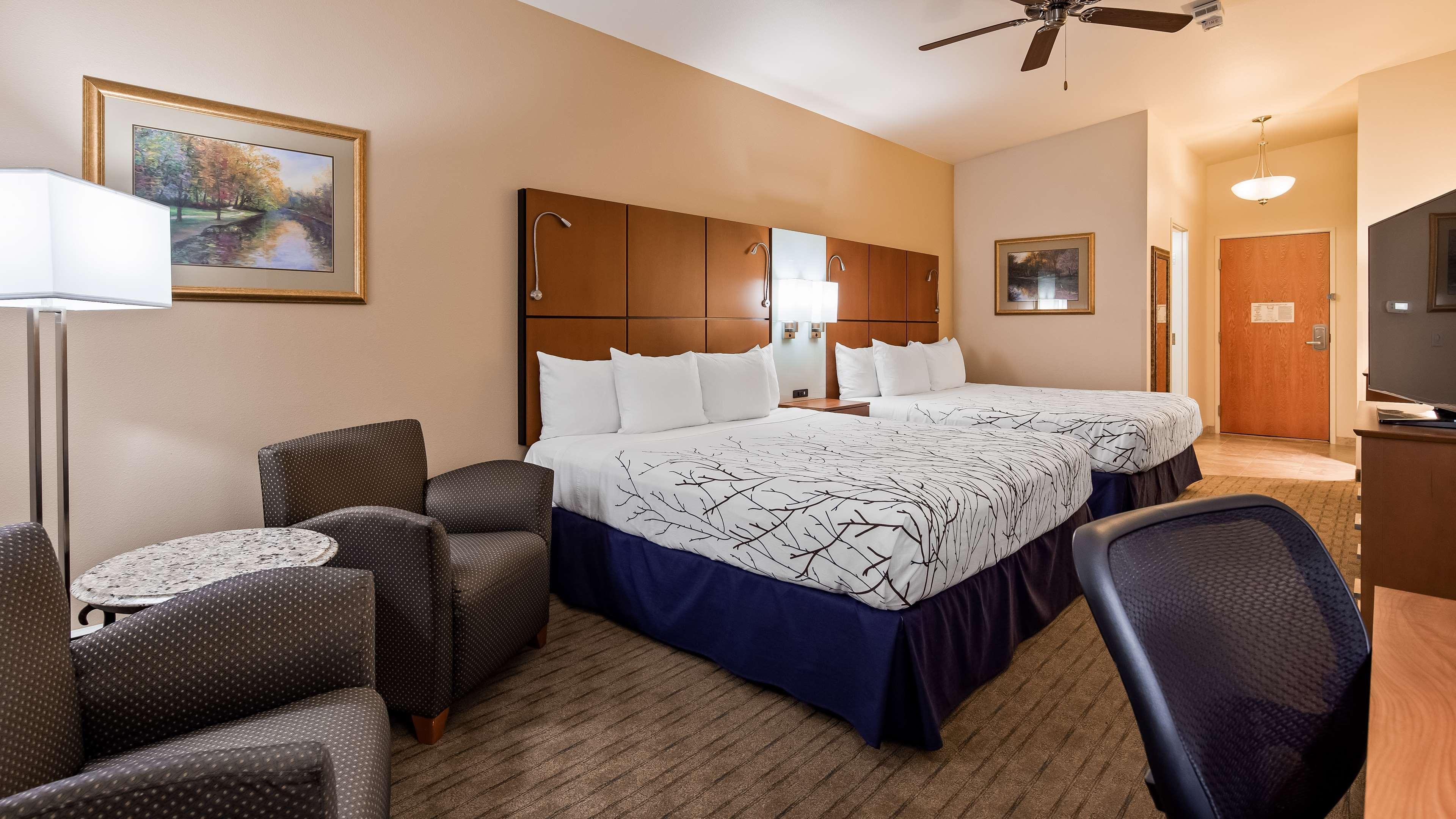 Best Western Plus Silver Saddle Hotel