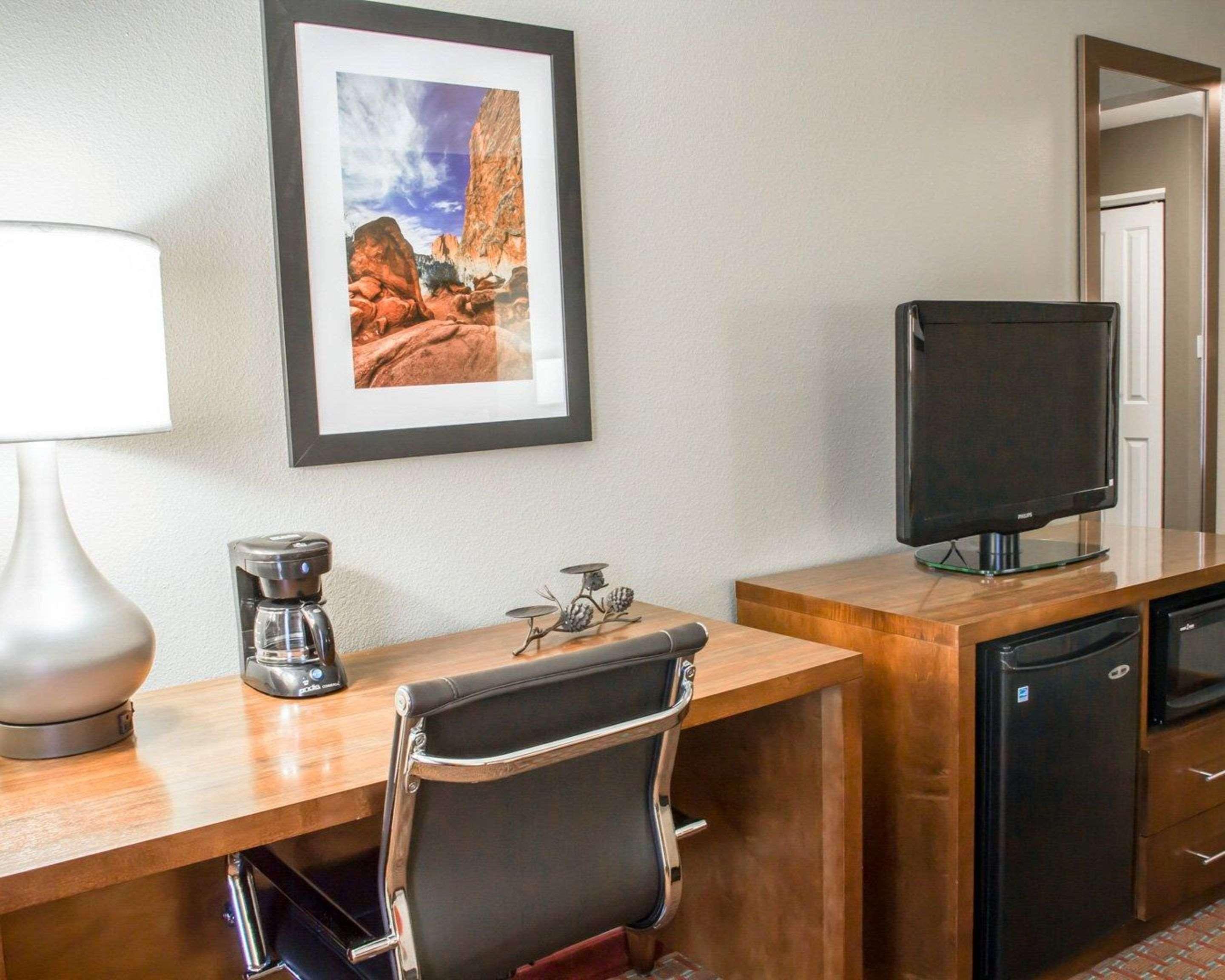 Comfort & On The Roaring Fork 2* Carbondale