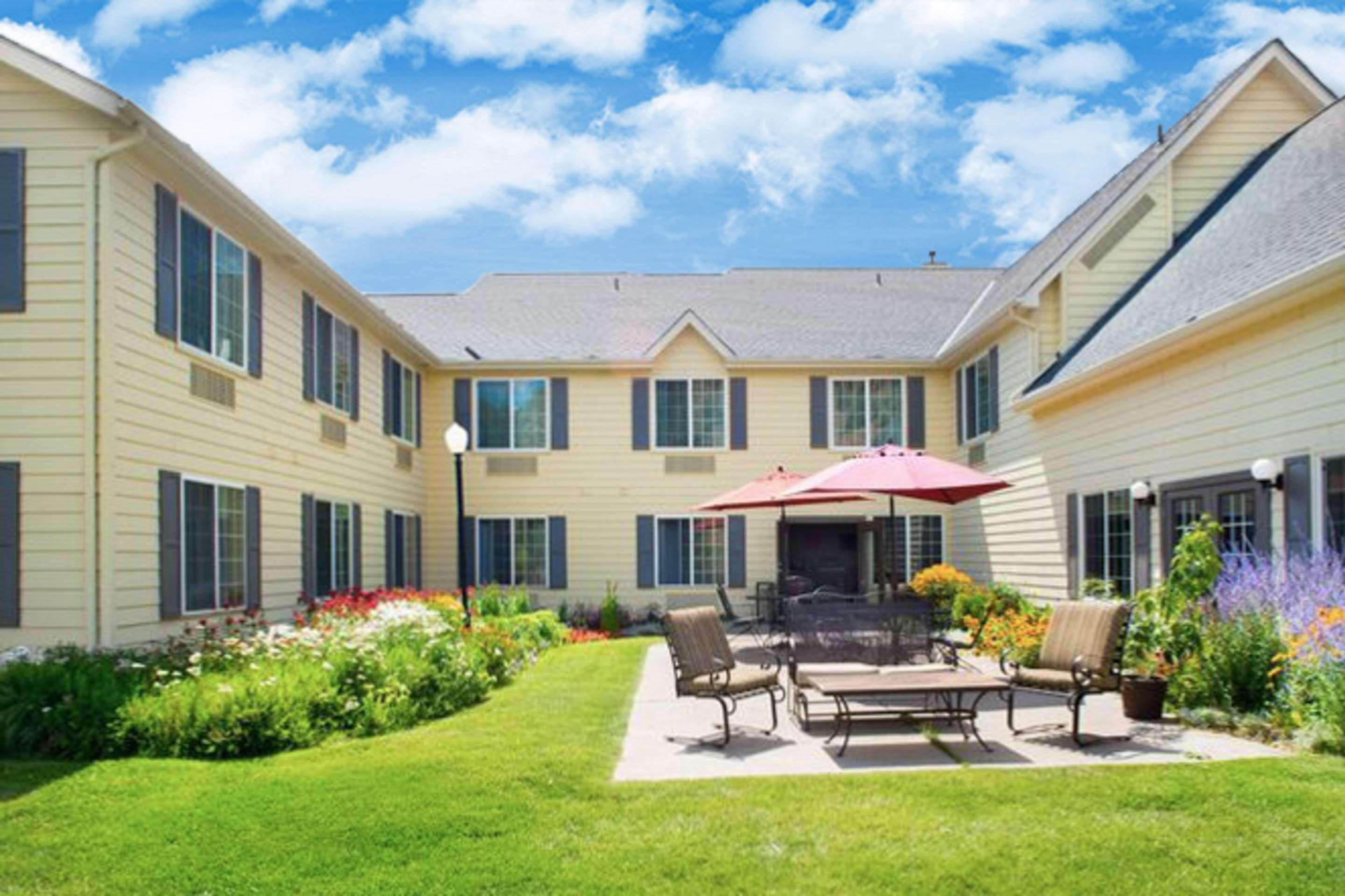 Hotel Comfort & On The Roaring Fork 2*