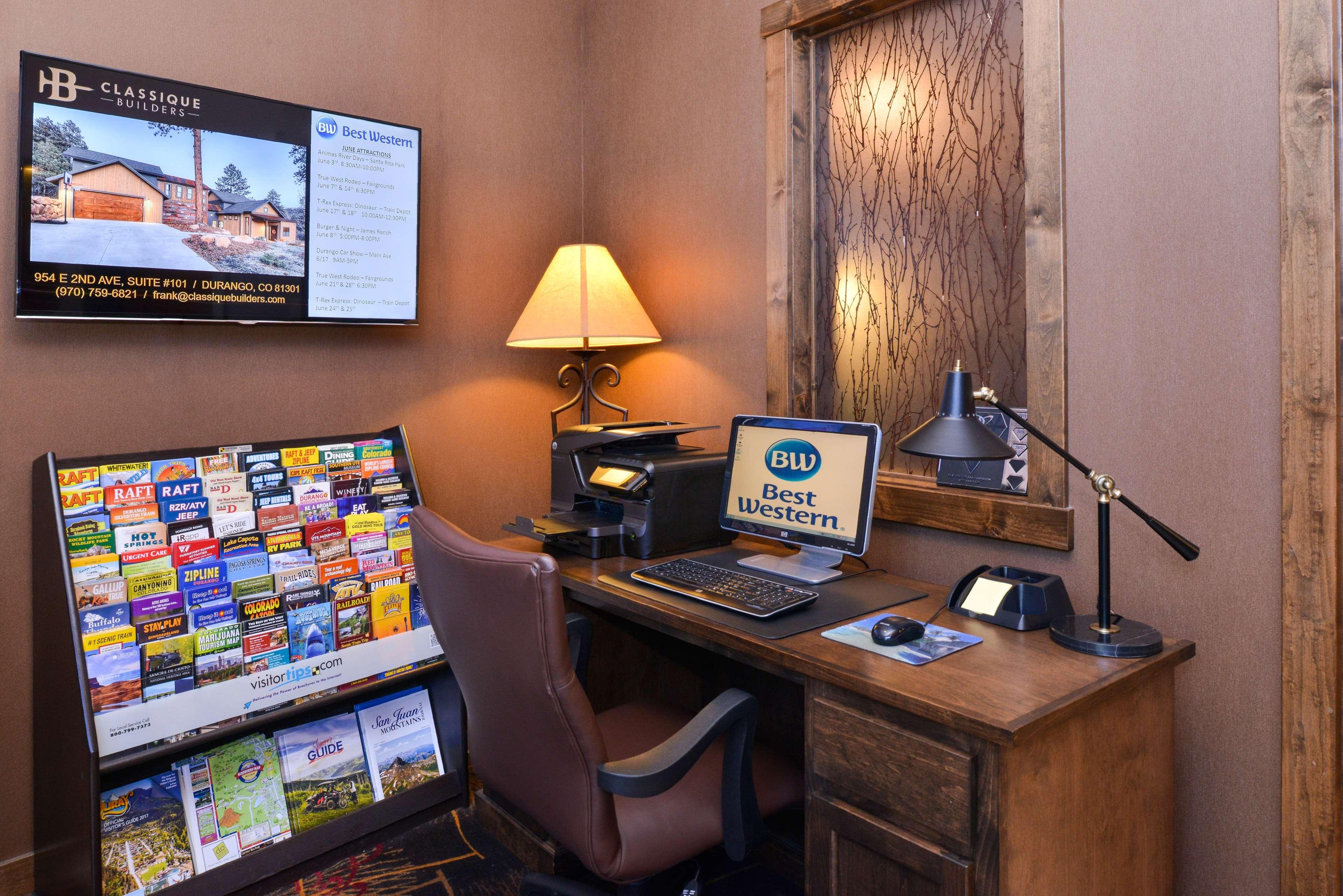 Western & Hotel 3*