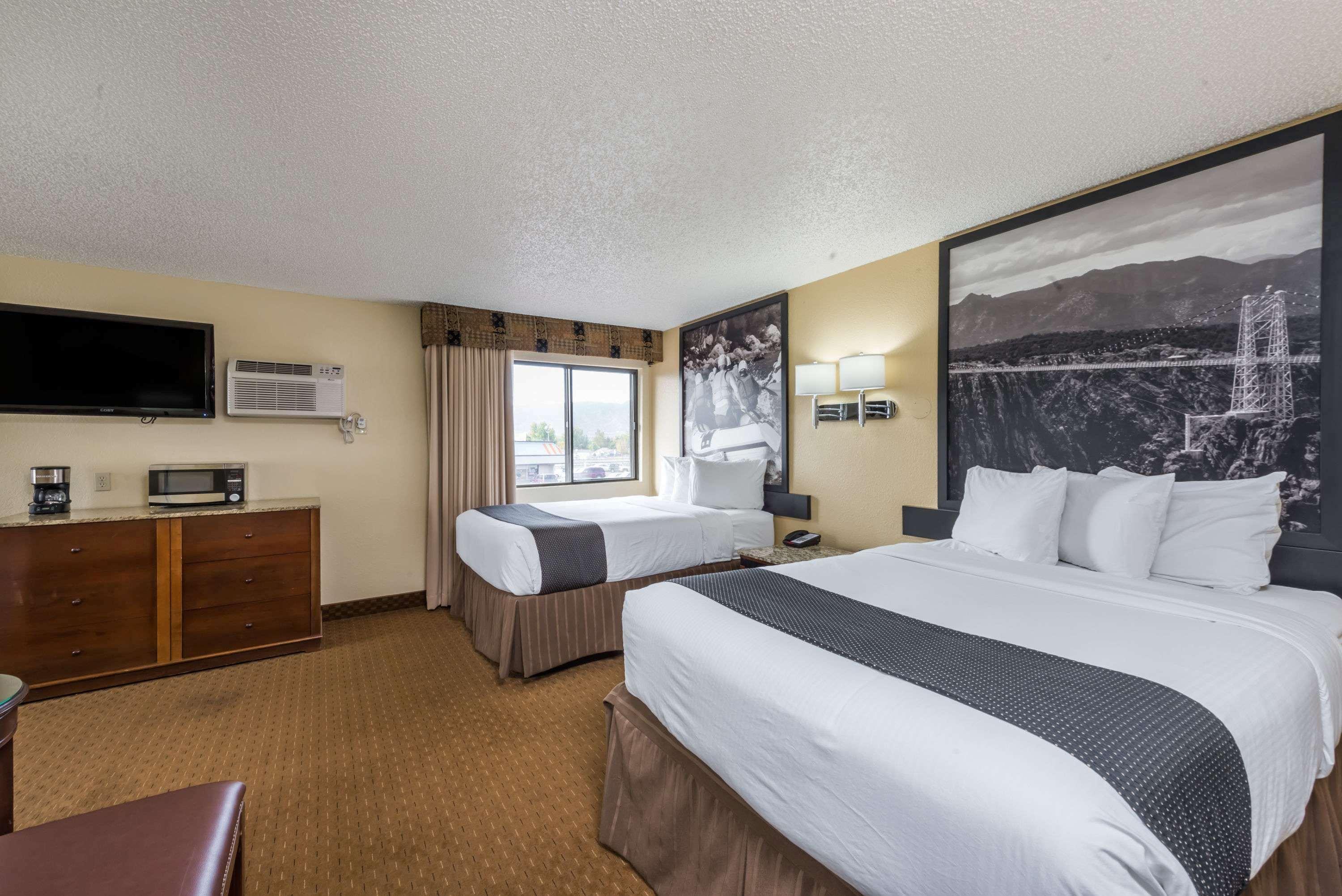 Super 8 By Wyndham Canon Motel