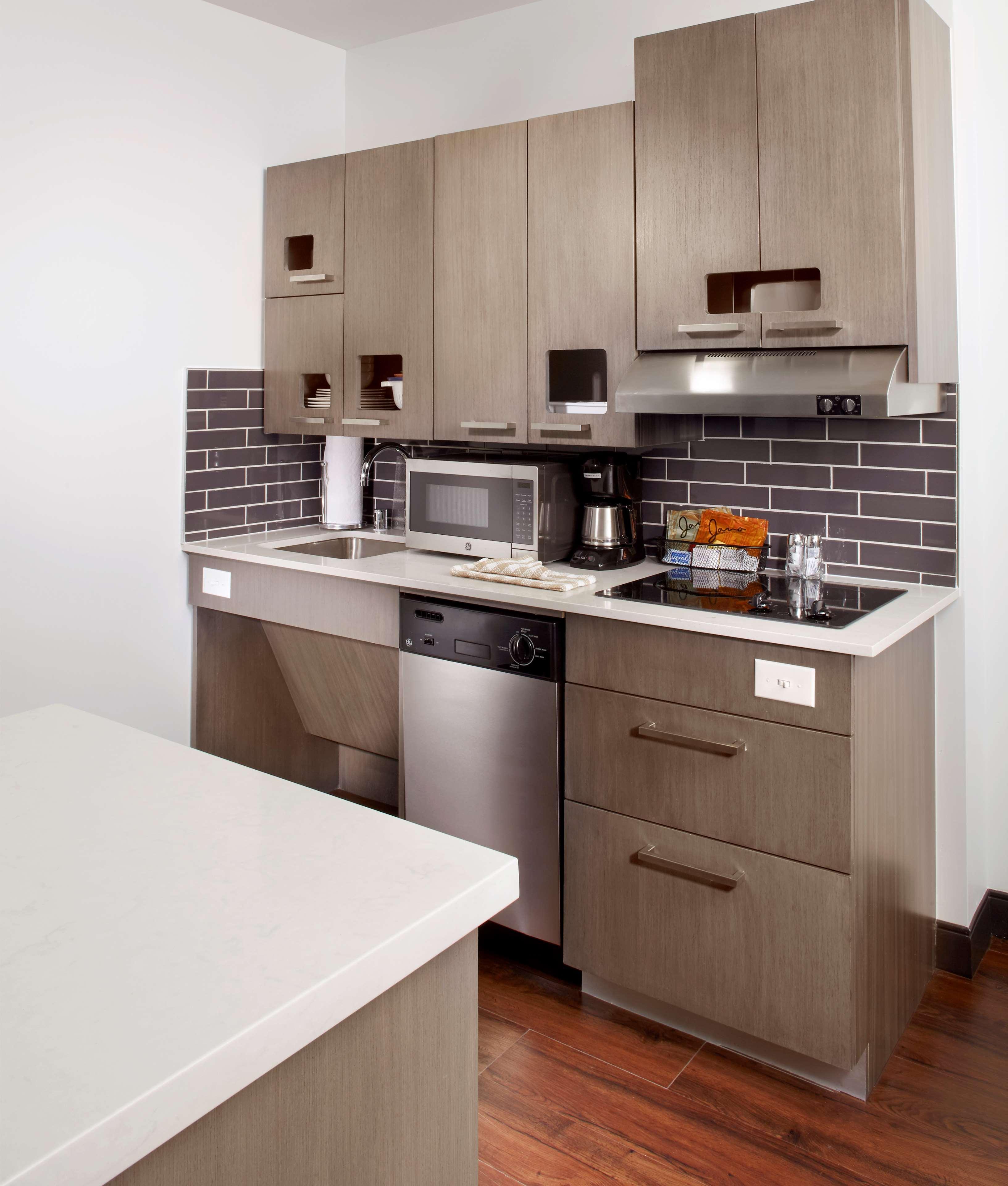Hyatt House Denver Belmar 3*