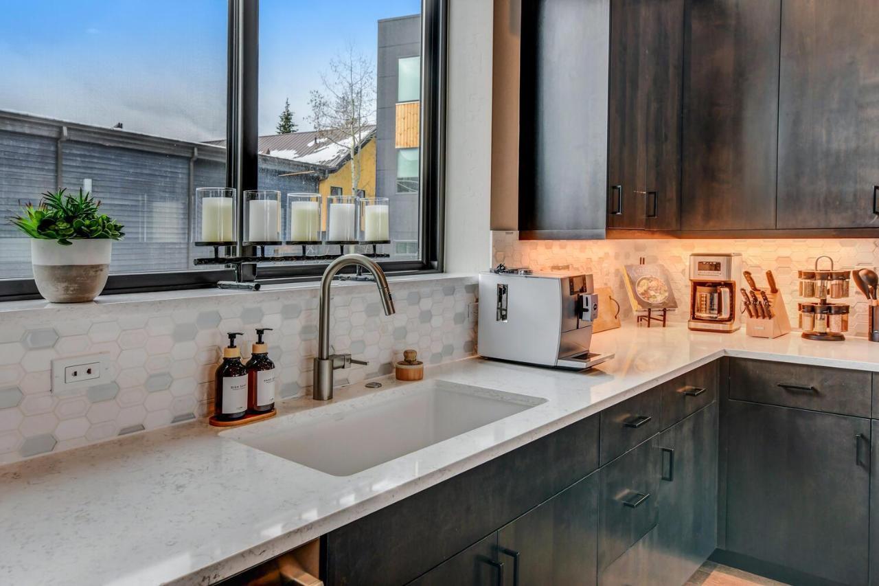 New Hideaway Park: Luxury Loft With Rooftop Hot Tub *