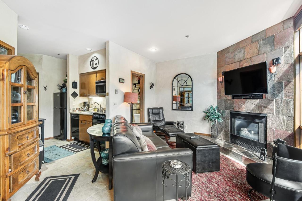 2914 River Bank - Keystone