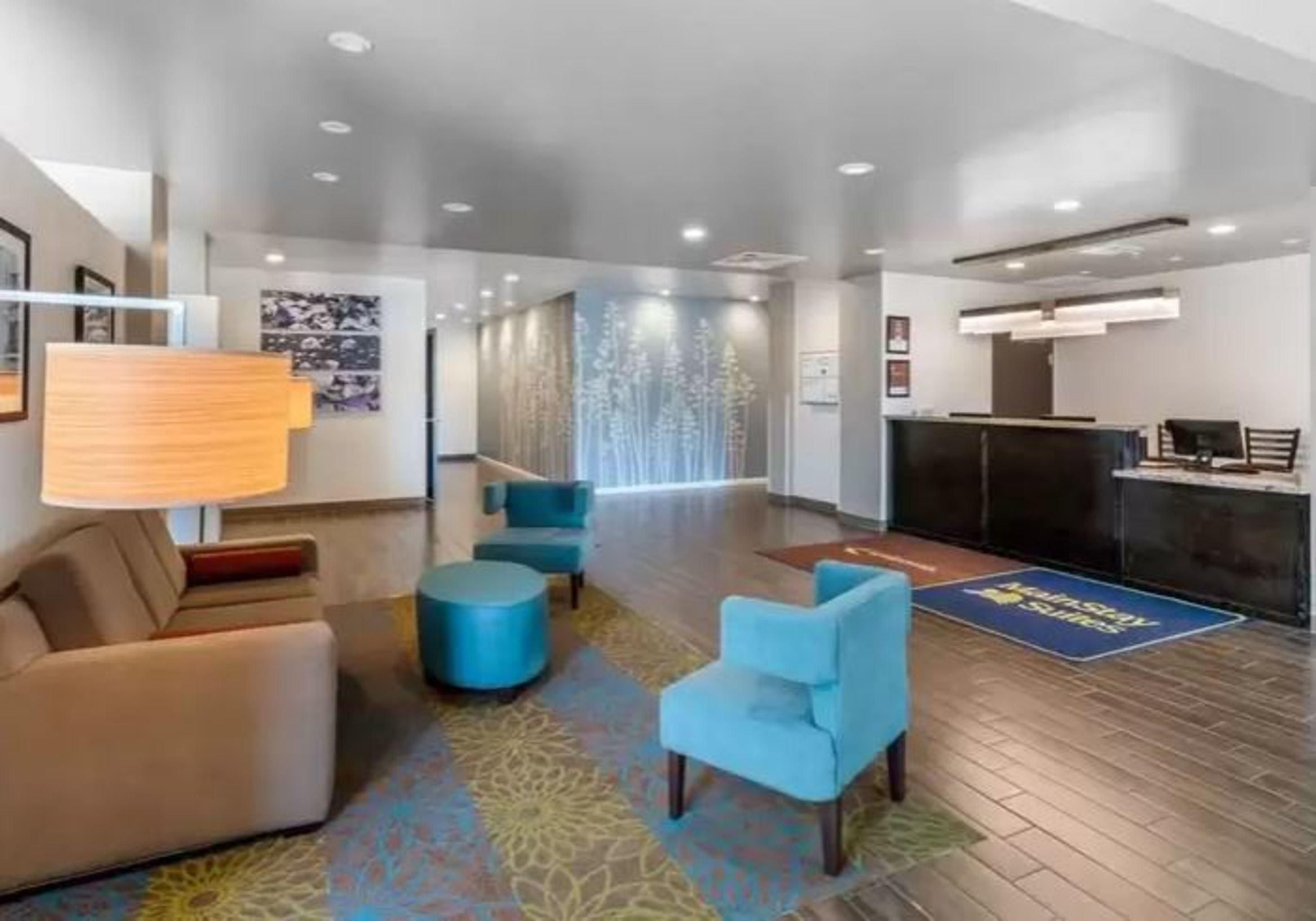 Mainstay International Airport 3*