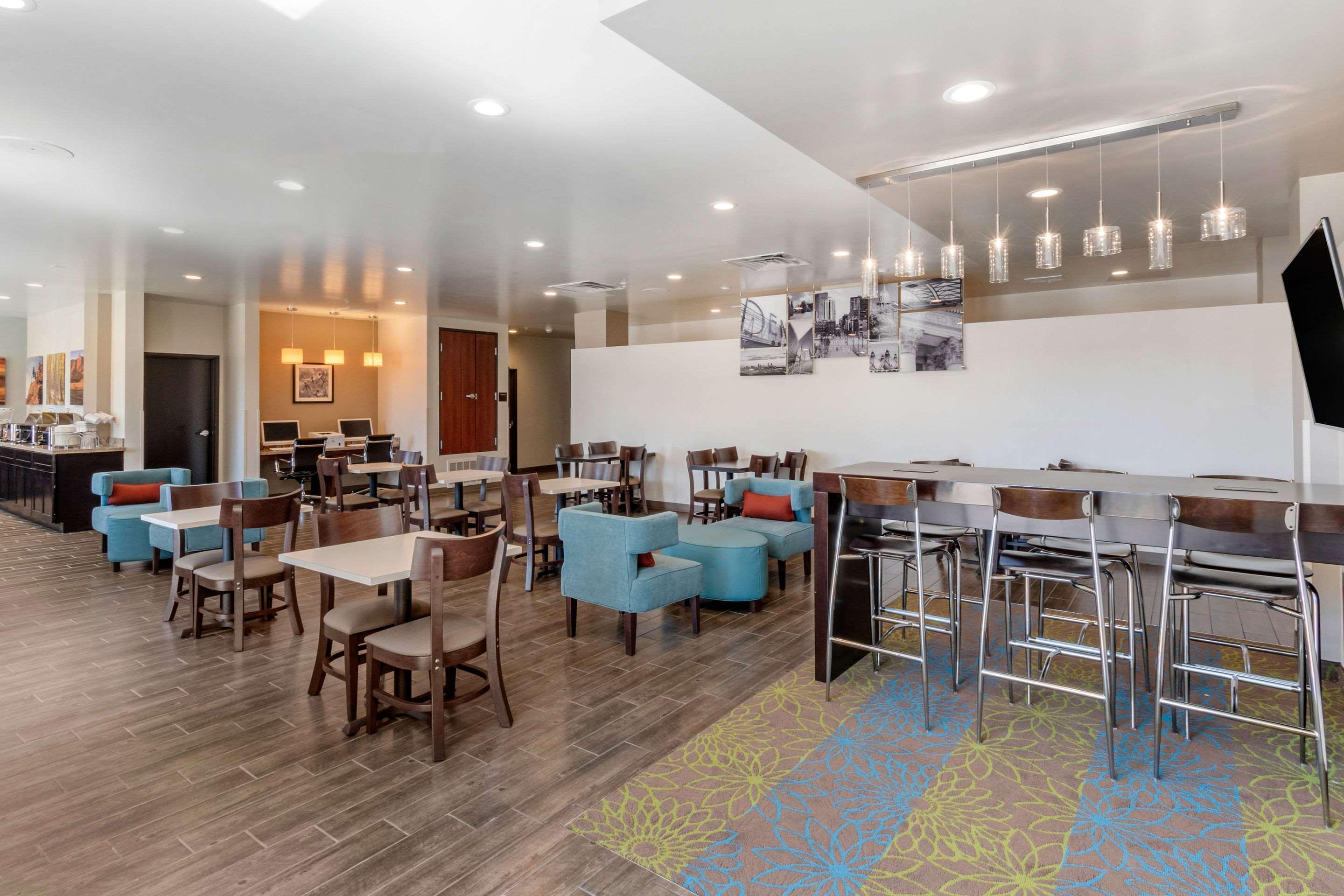Mainstay International Airport Hotel