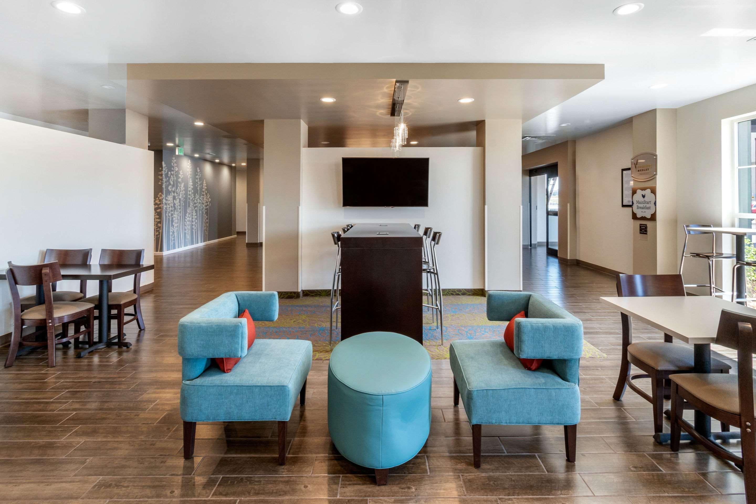 Mainstay International Airport Hotel 3*