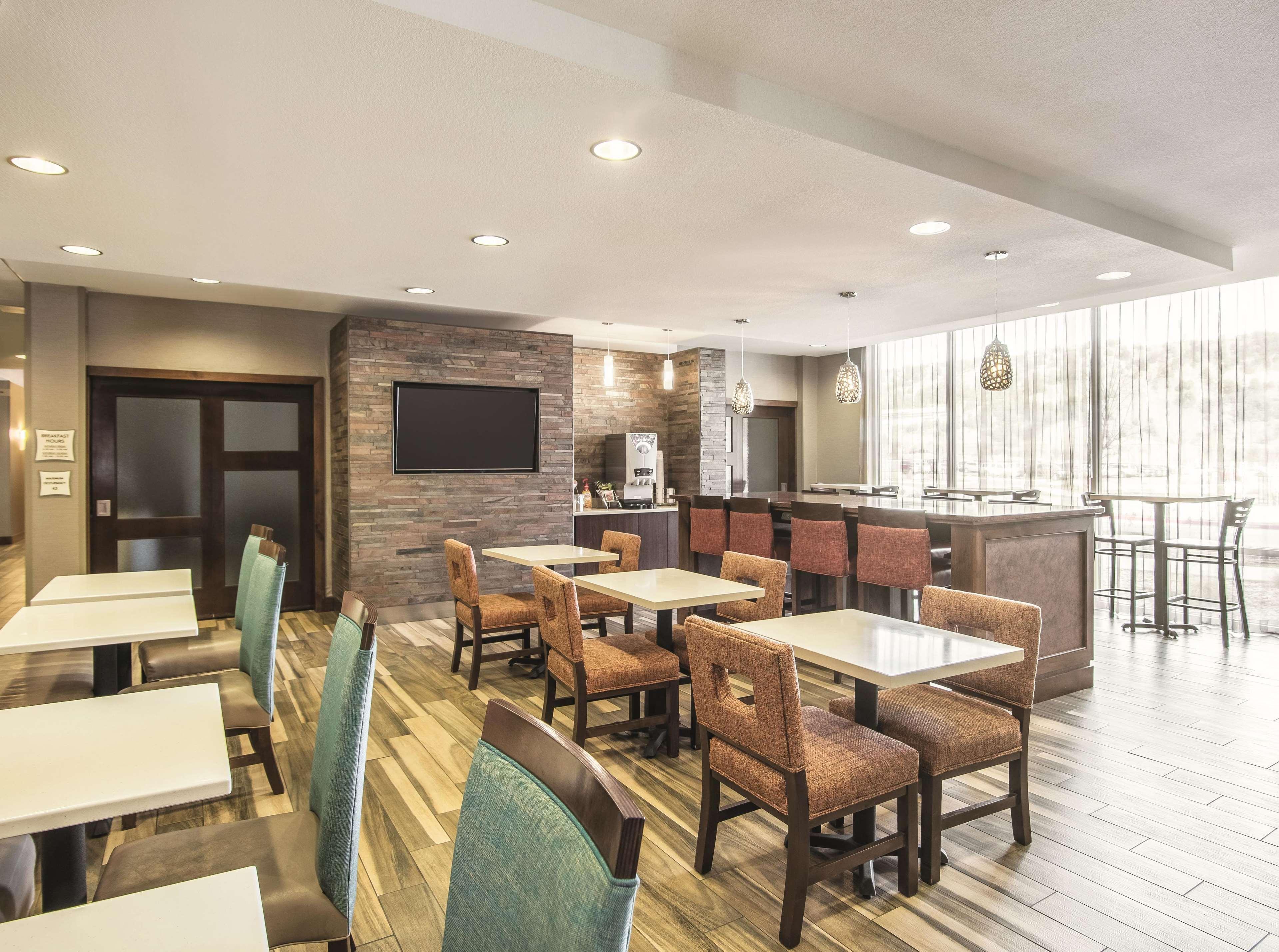 La Quinta By Wyndham Hotel