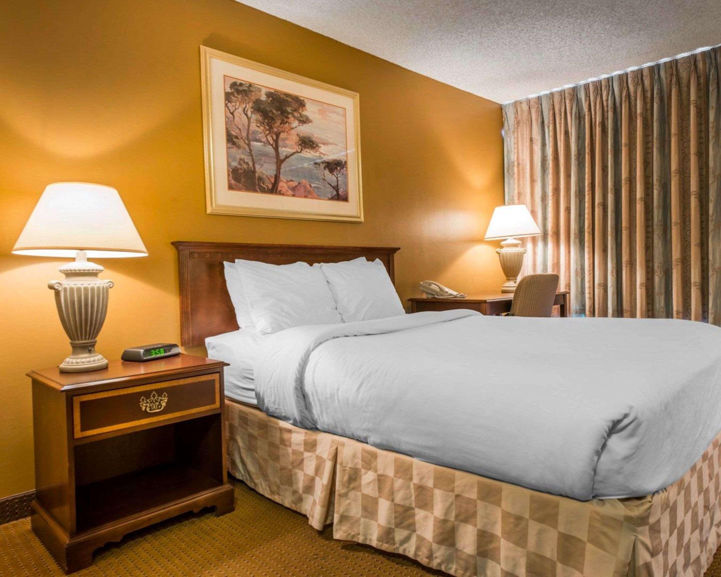 Inn Clarion And Events Center North