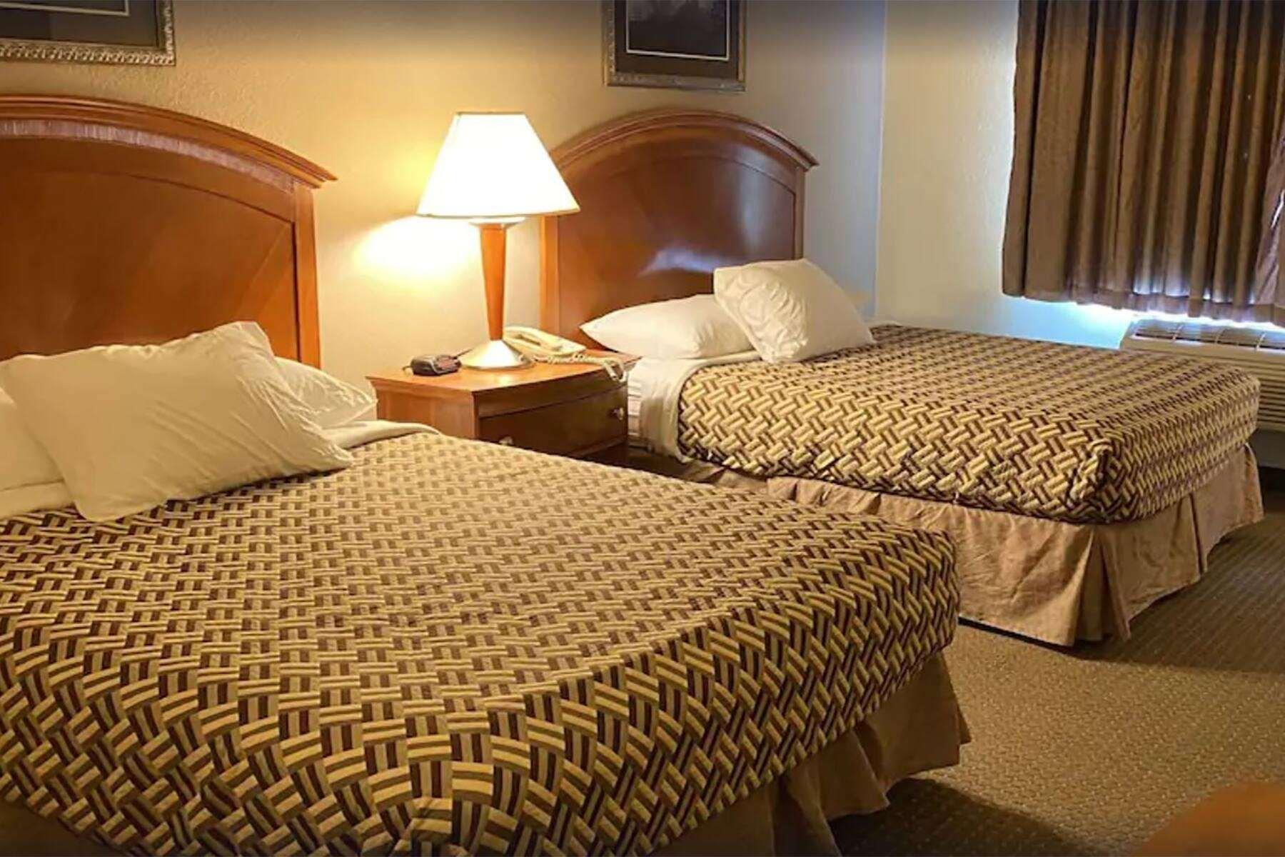 A Riverside 3*