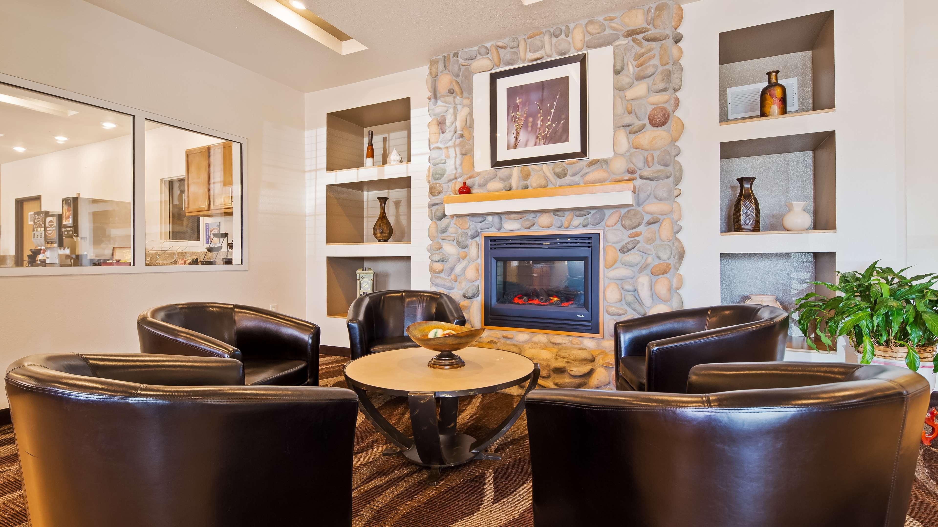 Western Firestone & 3* Longmont