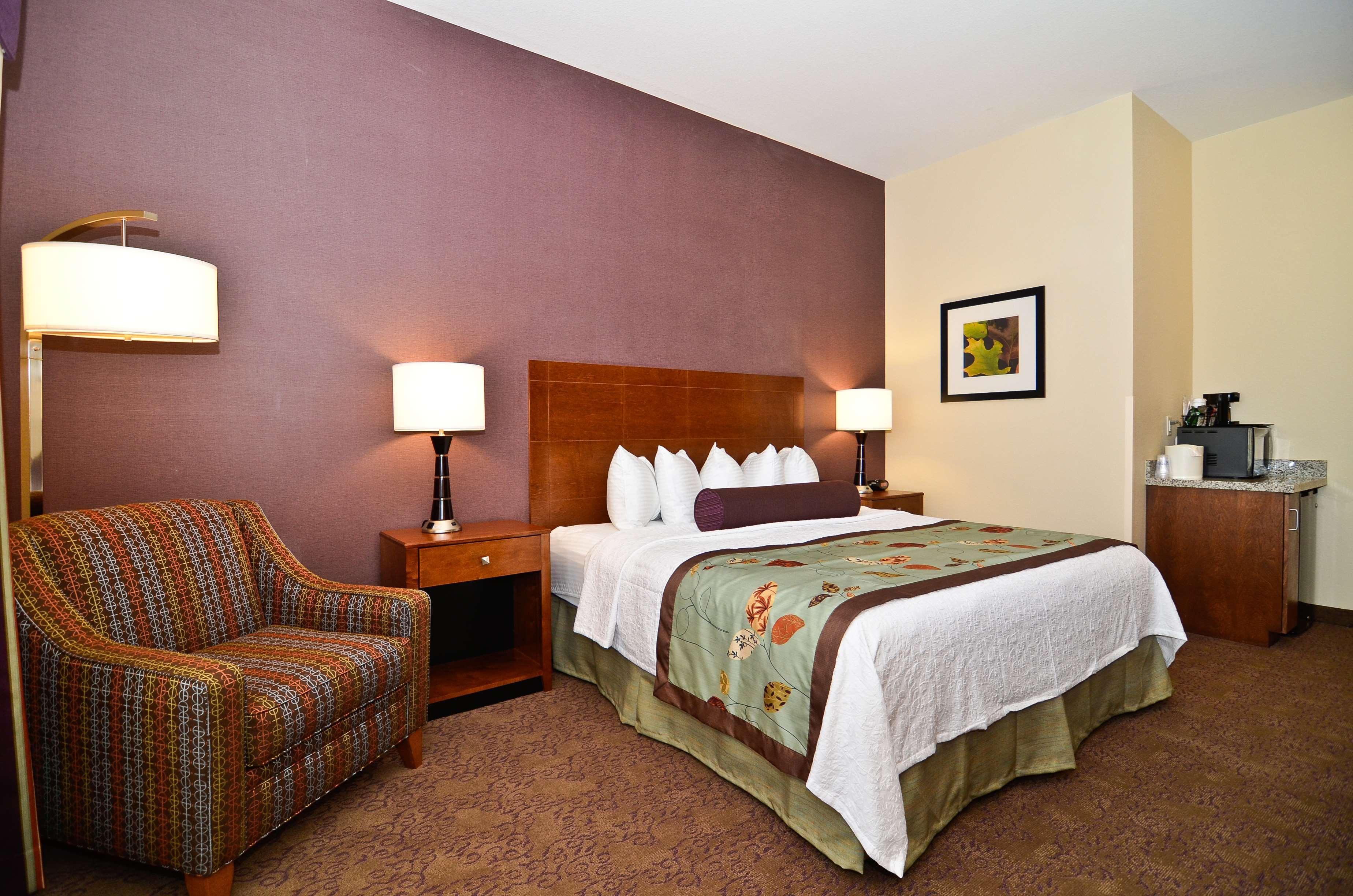 Western Carousel & 3* Burlington