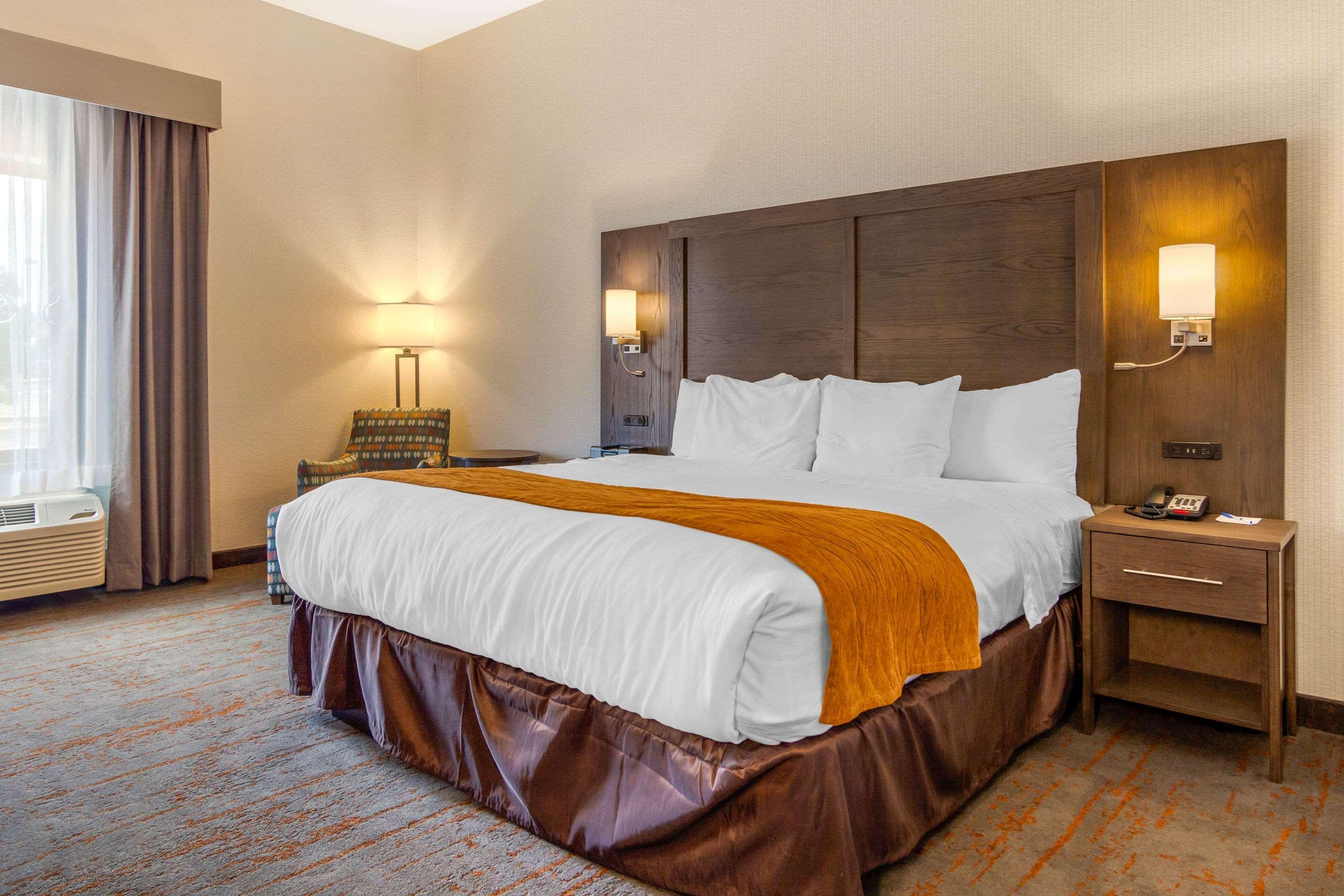 Comfort & Denver Ne Medical Center 2*