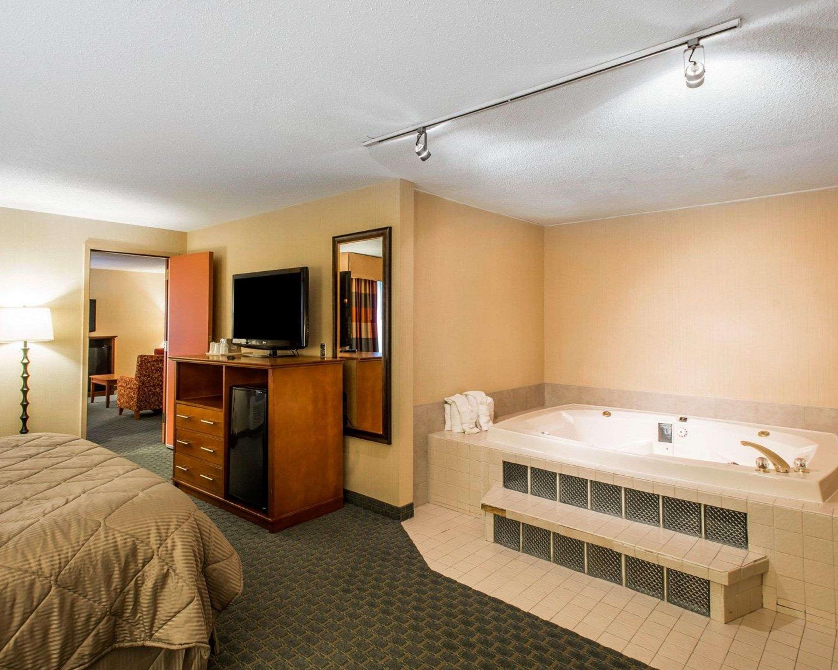 Quality And Conference Center Downtown