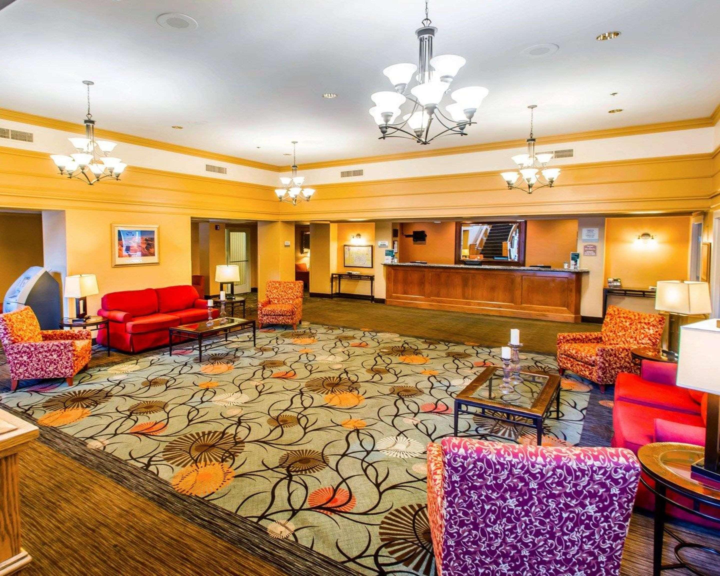 Quality And Conference Center Downtown