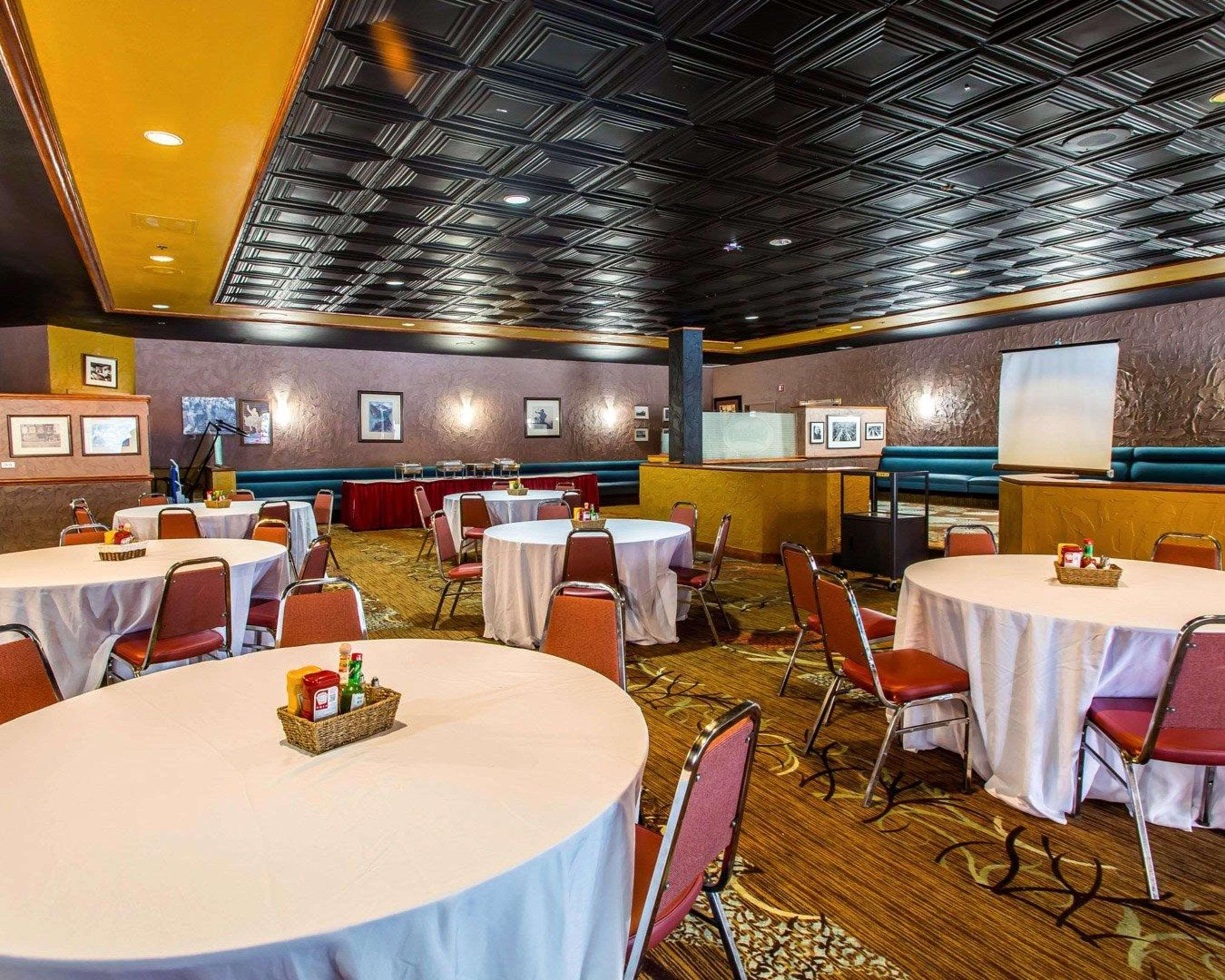 Quality And Conference Center Downtown Inn