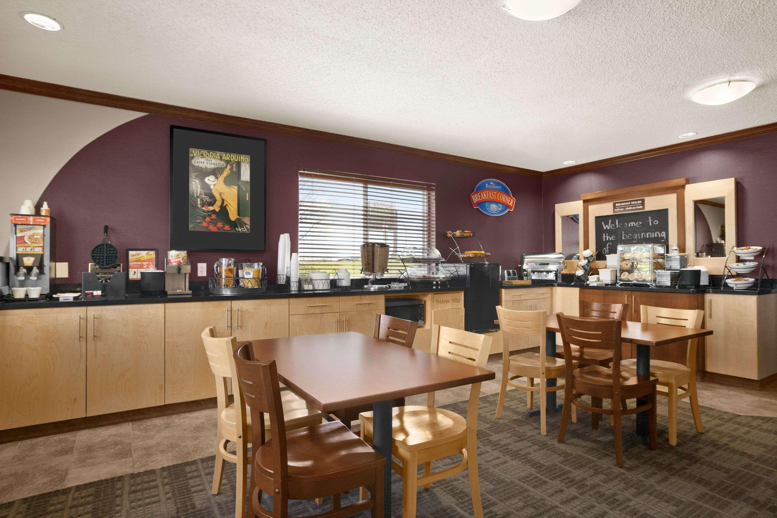 Baymont By Wyndham Golden/red Rocks