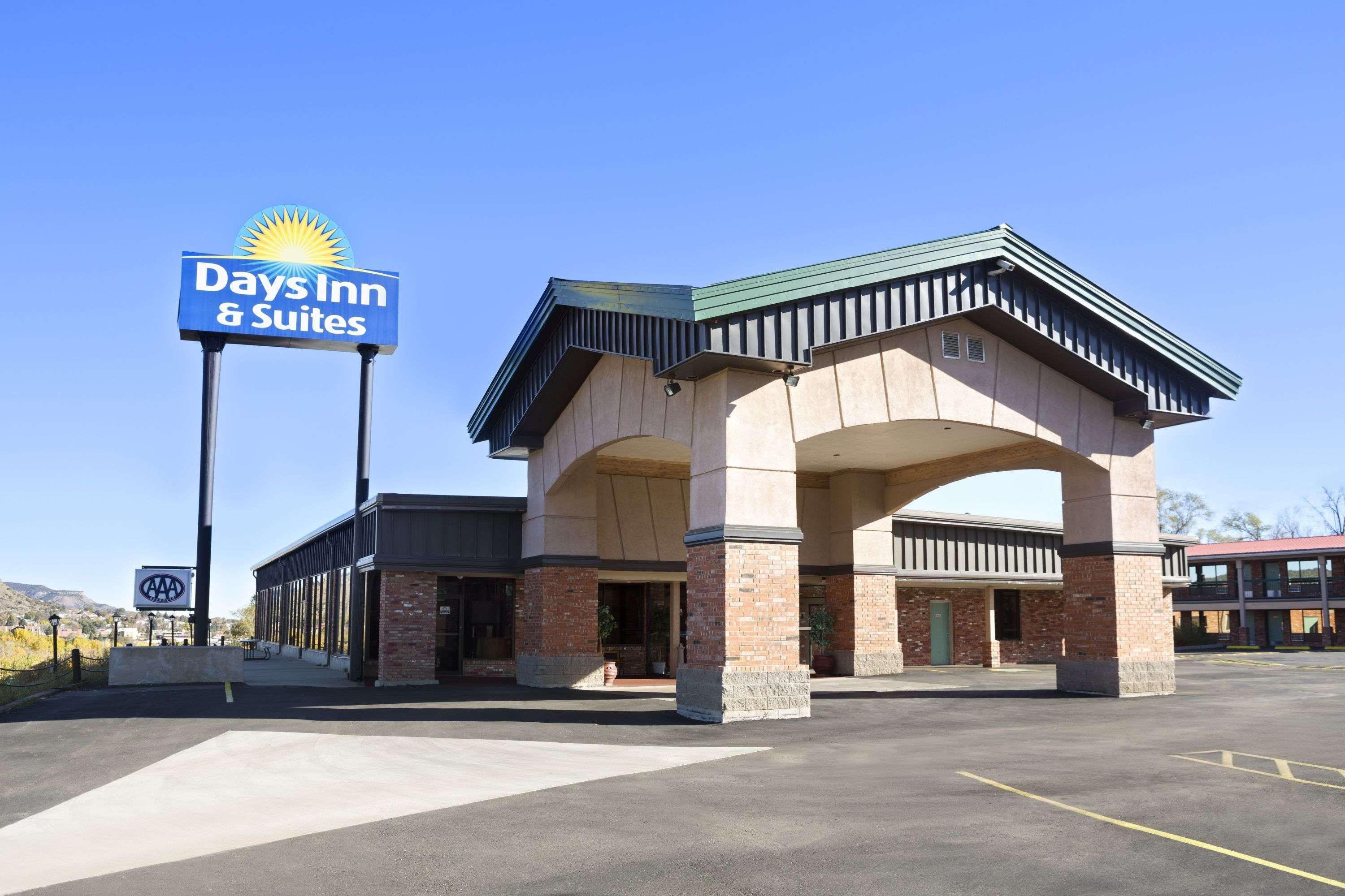 Days & By Wyndham Hotel