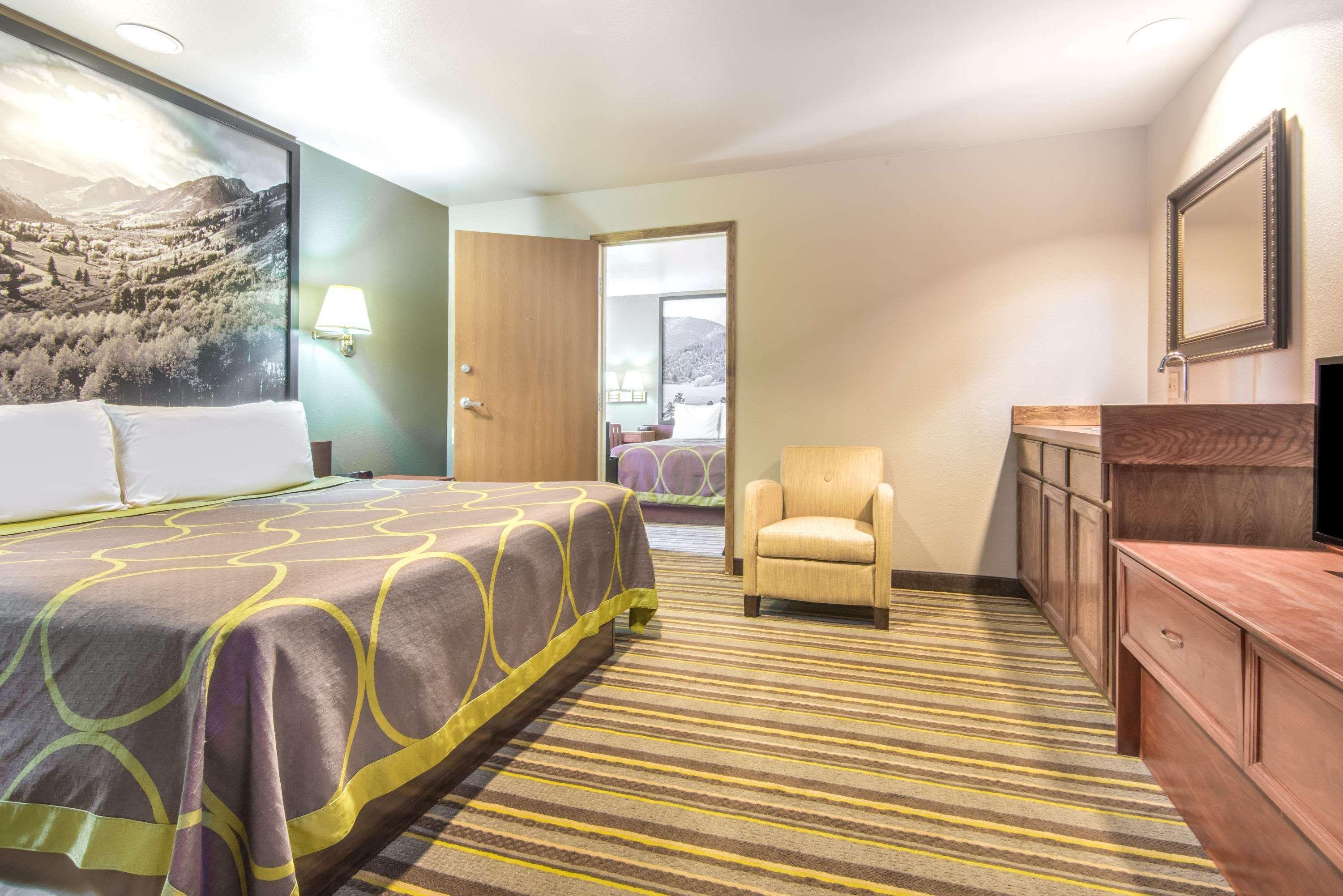 Hotel Super 8 By Wyndham 2*