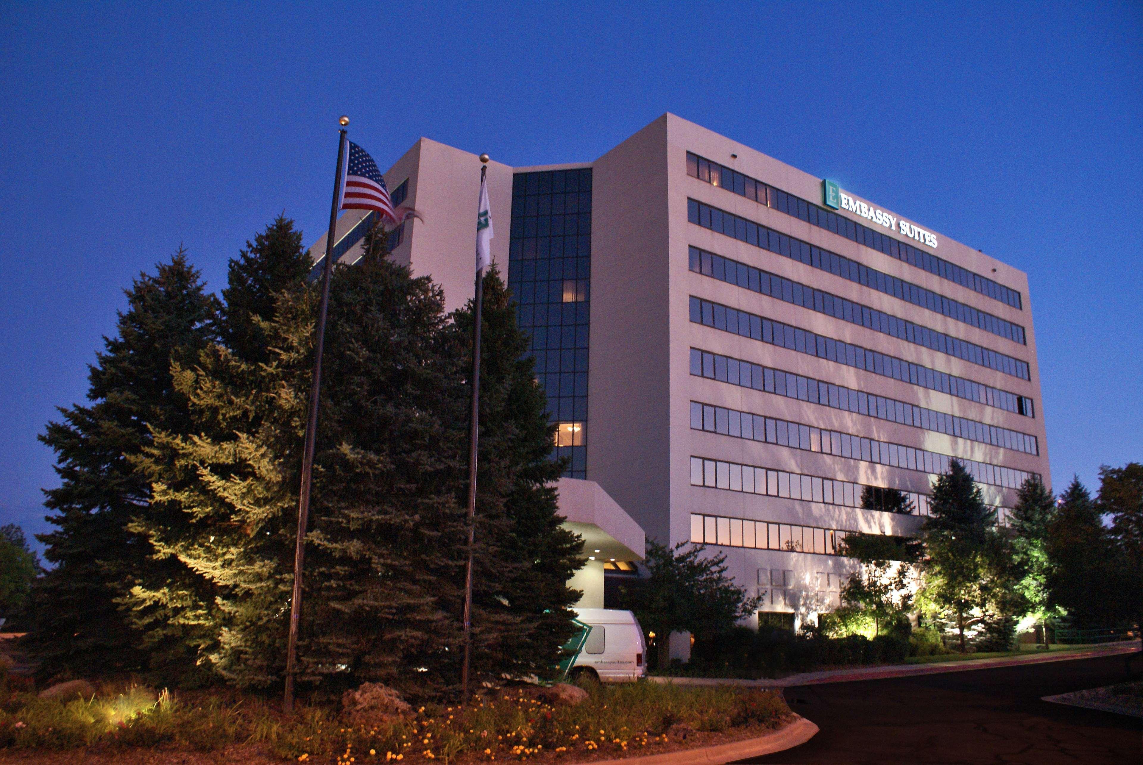 Hotel Embassy Denver Tech Center 3*