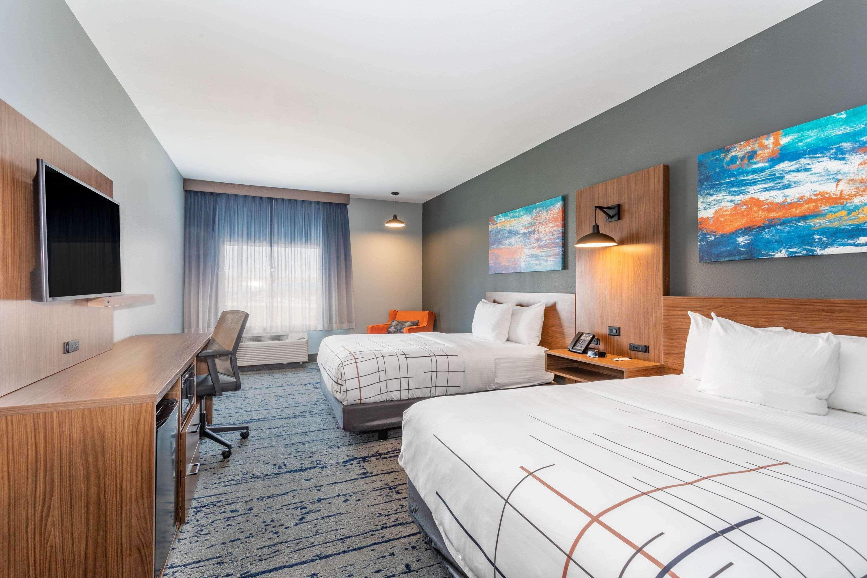 La Quinta & By Wyndham Hotel