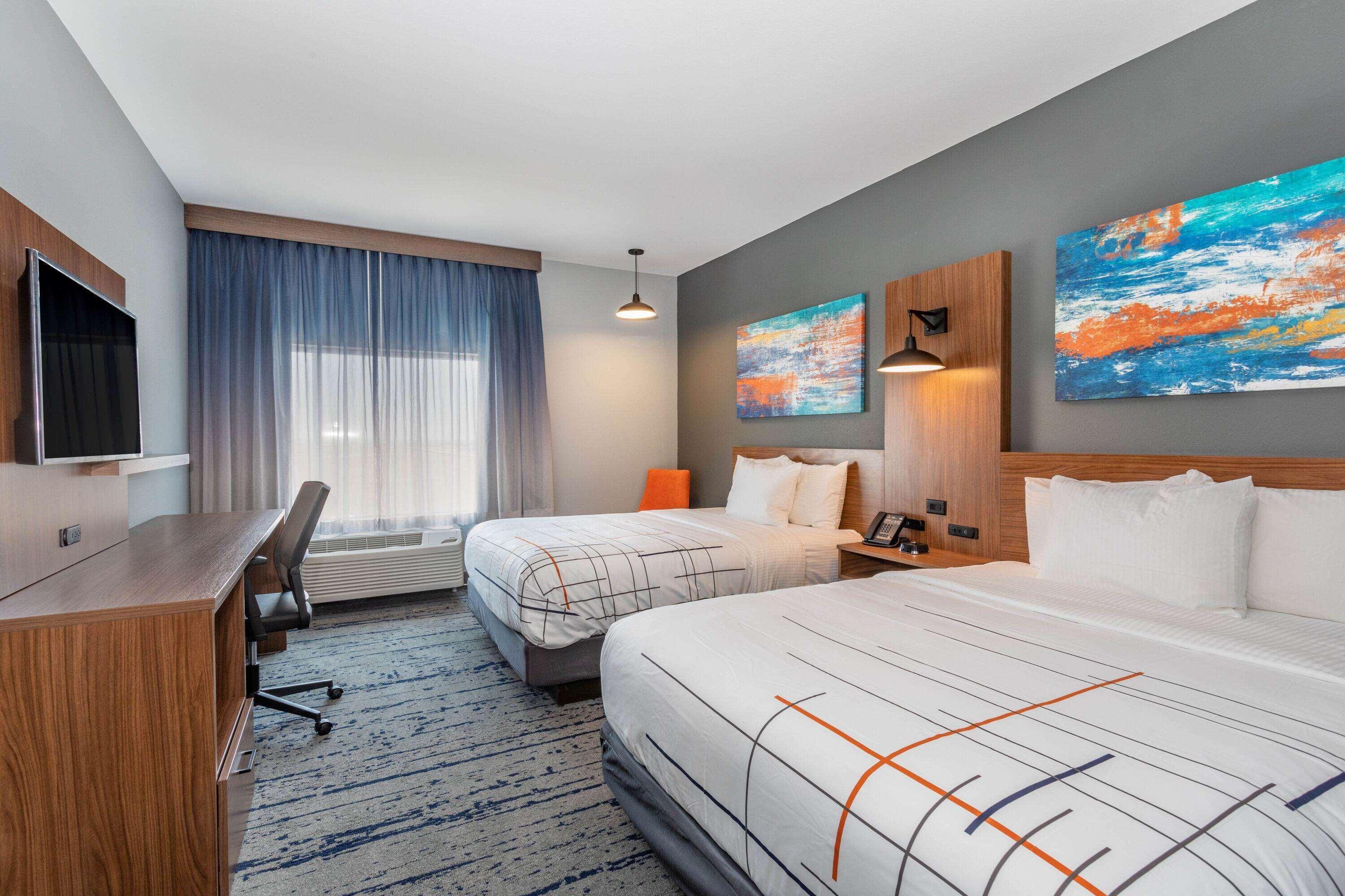 Hotel La Quinta & By Wyndham 3*