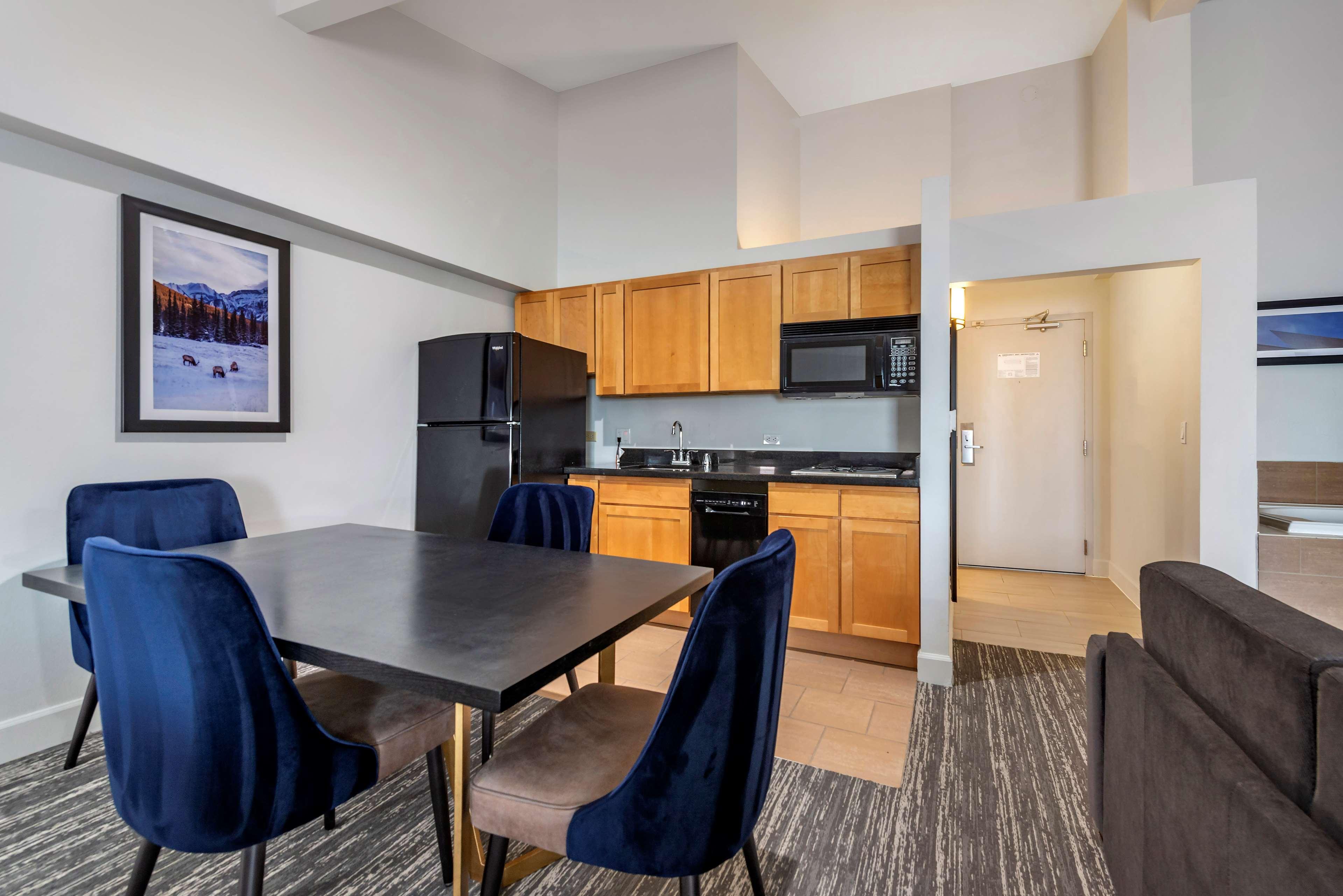 Western Premier East Hotel 3*