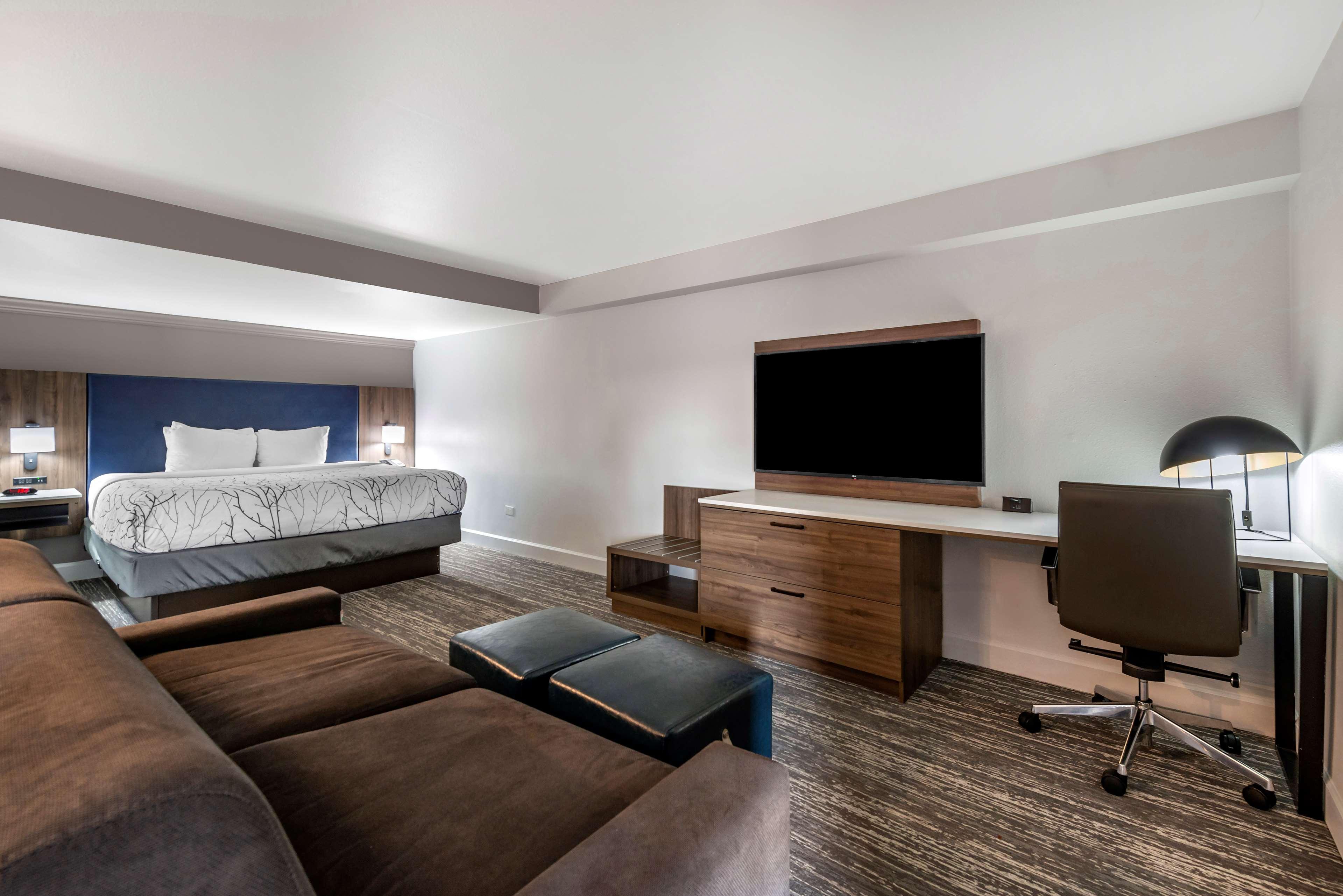 Hotel Western Premier East 3*