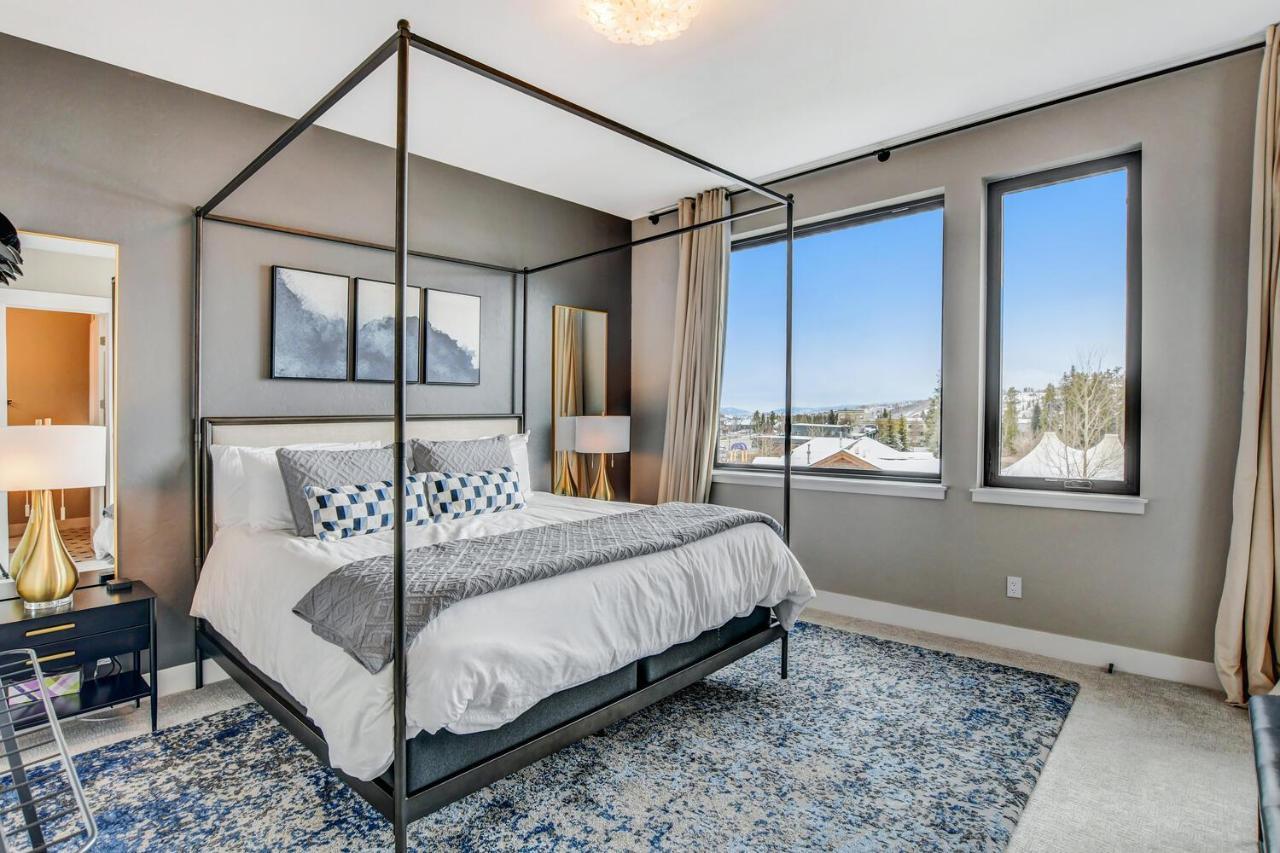 Holiday home New Hideaway Park: Luxury Loft With Rooftop Hot Tub *