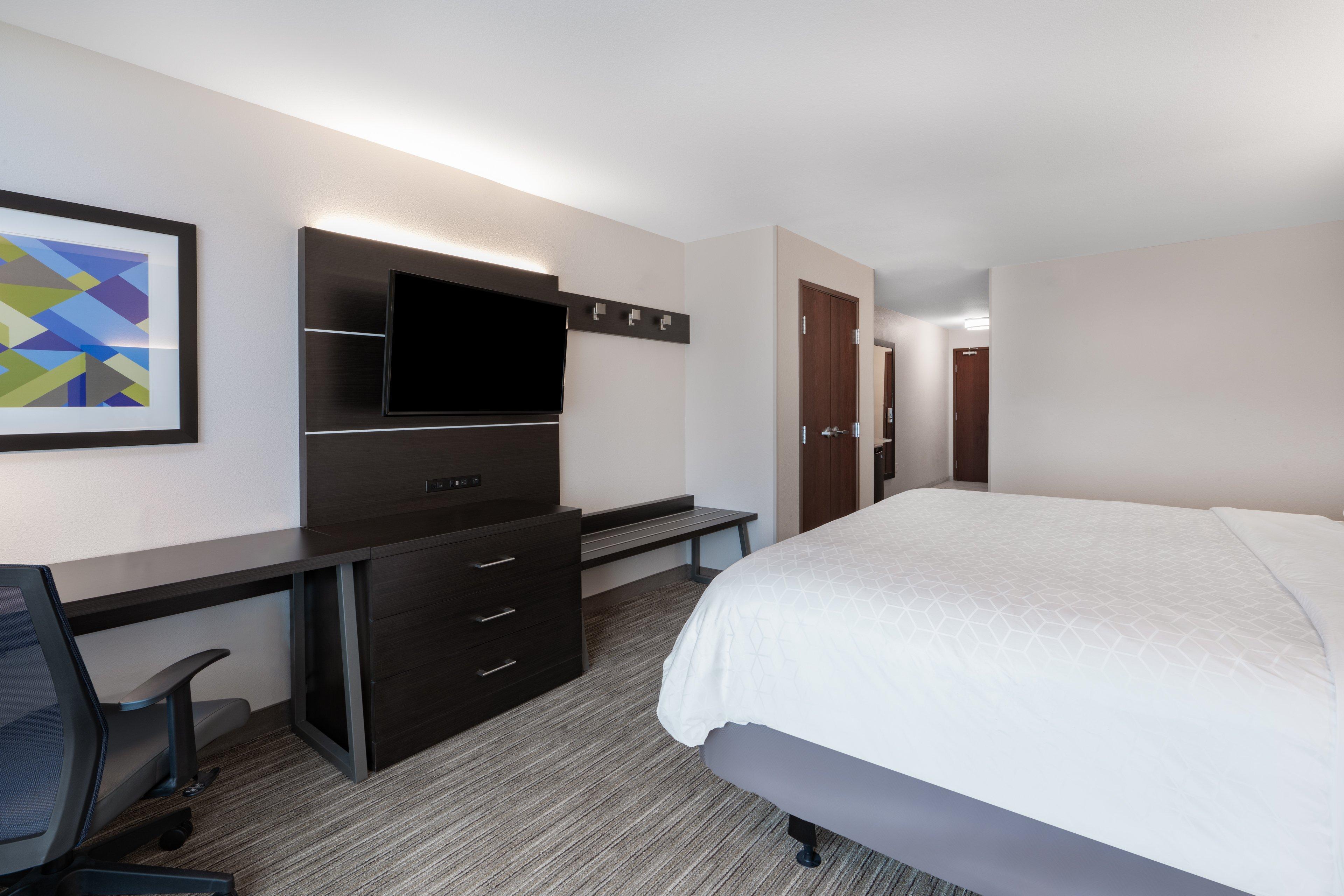 Holiday Express & By Ihg