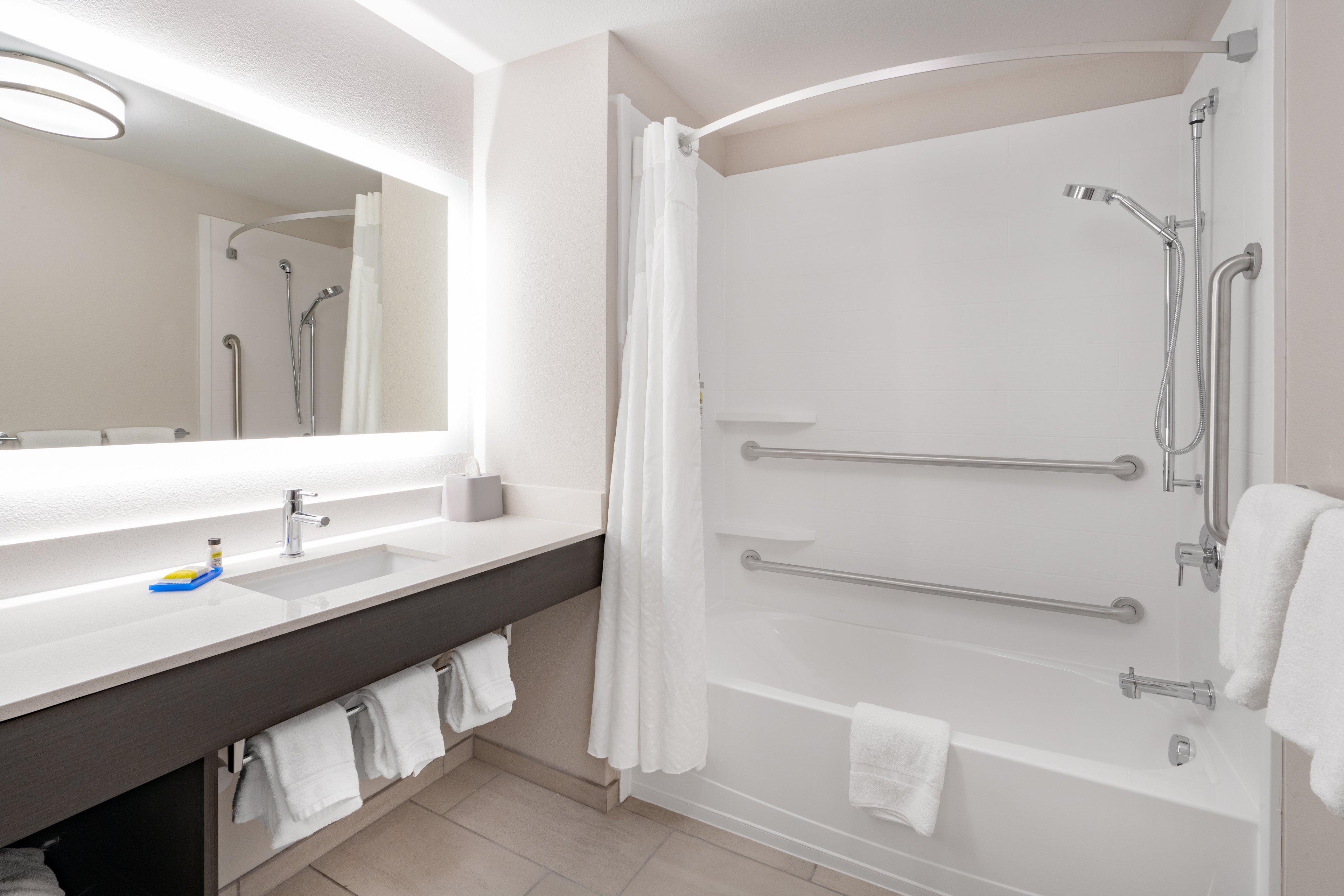 Holiday Express & By Ihg Trinidad