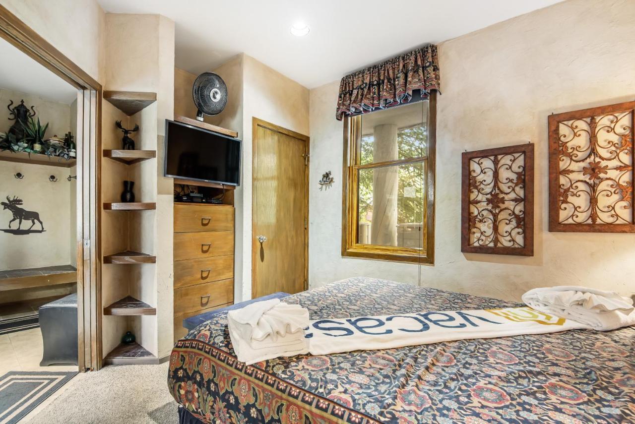2914 River Bank -
