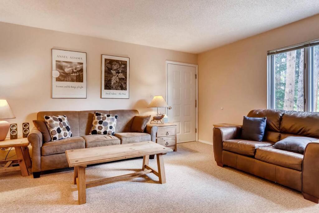 Grand Near Downtown Breck - For Summer!