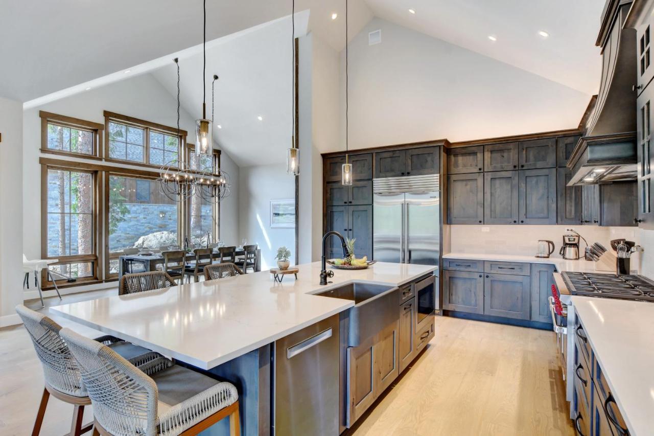 Alpine Luxury Chalet: Ski-in/out With Hot Tub & Activities * Winter Park