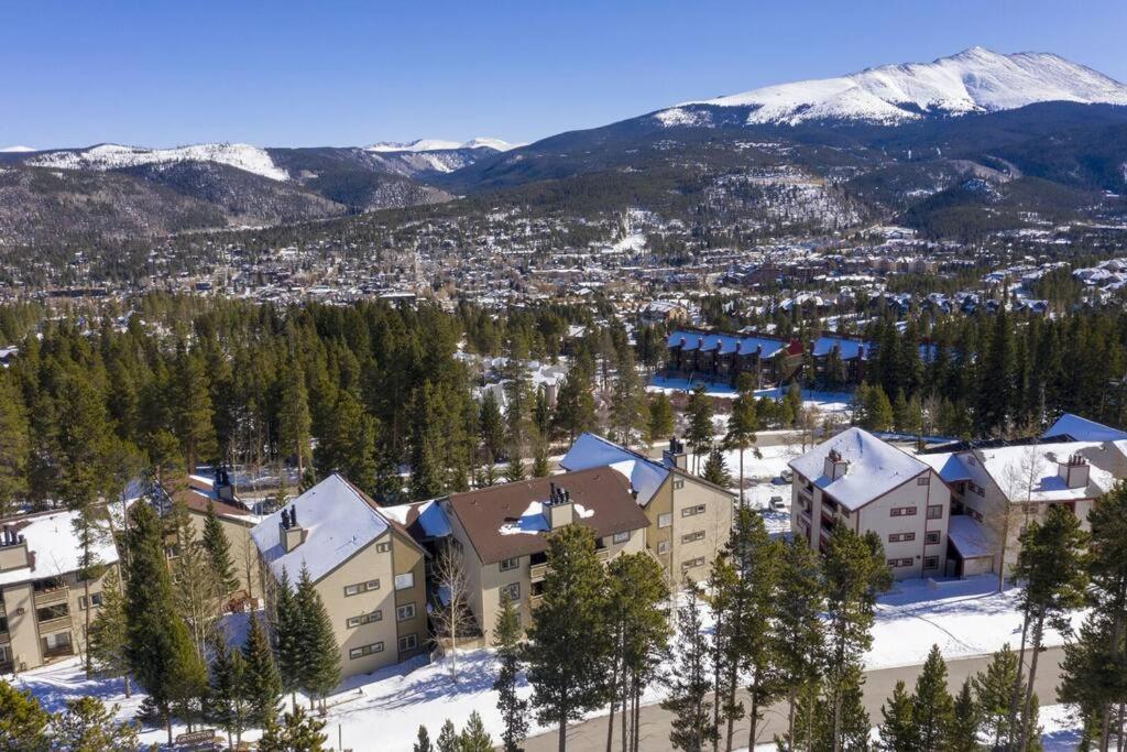Grand Near Downtown Breck - For Summer! * Breckenridge